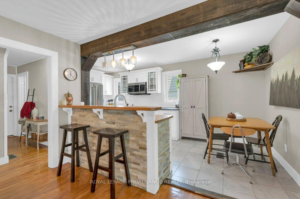 Photo 13 of 186 Pine Street, Belleville, Belleville Ward — HOMEH