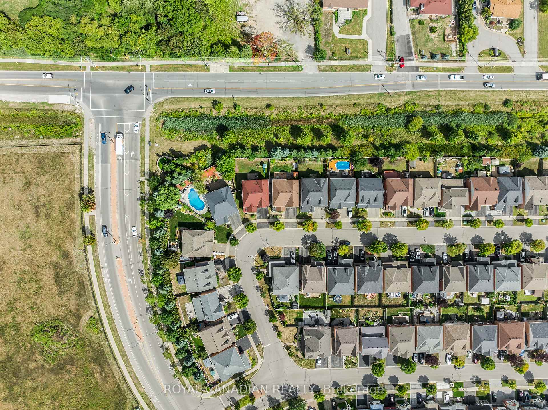 Photo 38 of 70 Morland Crescent, Ajax, Northwest Ajax — HOMEH