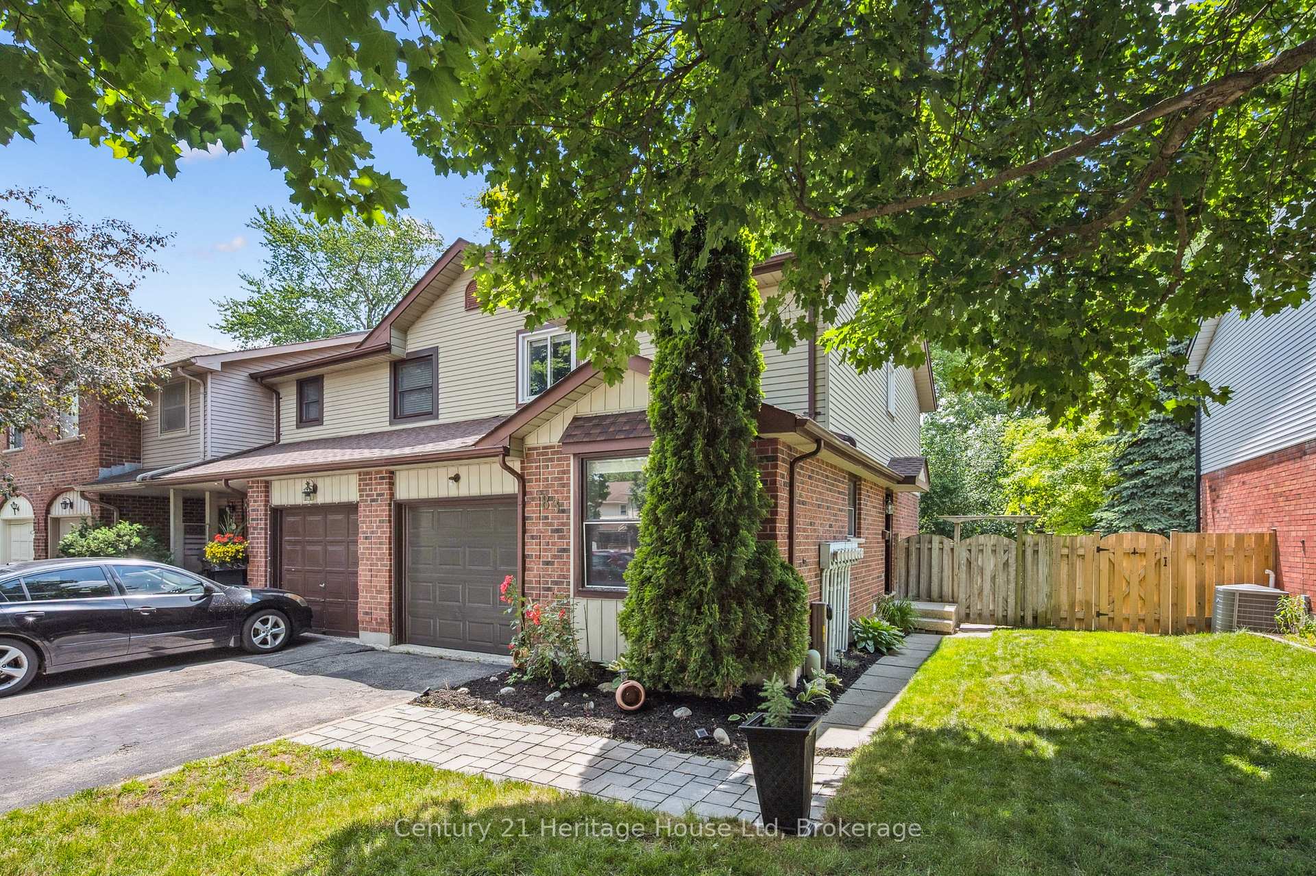 Photo 1 of 83 Grandridge Crescent, Guelph, Willow West/Sugarbush/West Acres — HOMEH