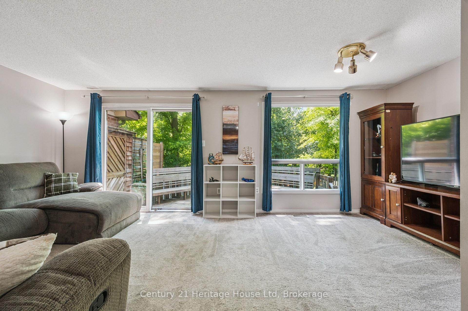 Photo 6 of 83 Grandridge Crescent, Guelph, Willow West/Sugarbush/West Acres — HOMEH