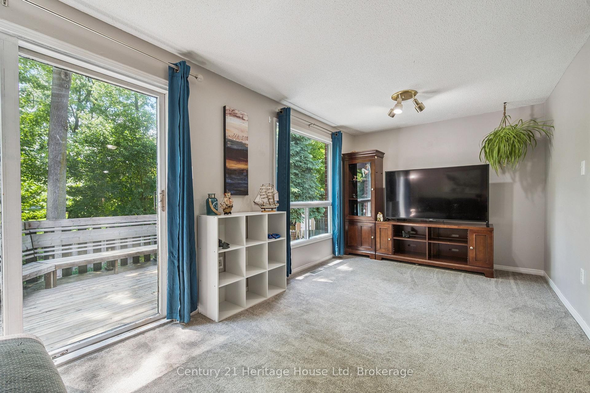 Photo 7 of 83 Grandridge Crescent, Guelph, Willow West/Sugarbush/West Acres — HOMEH
