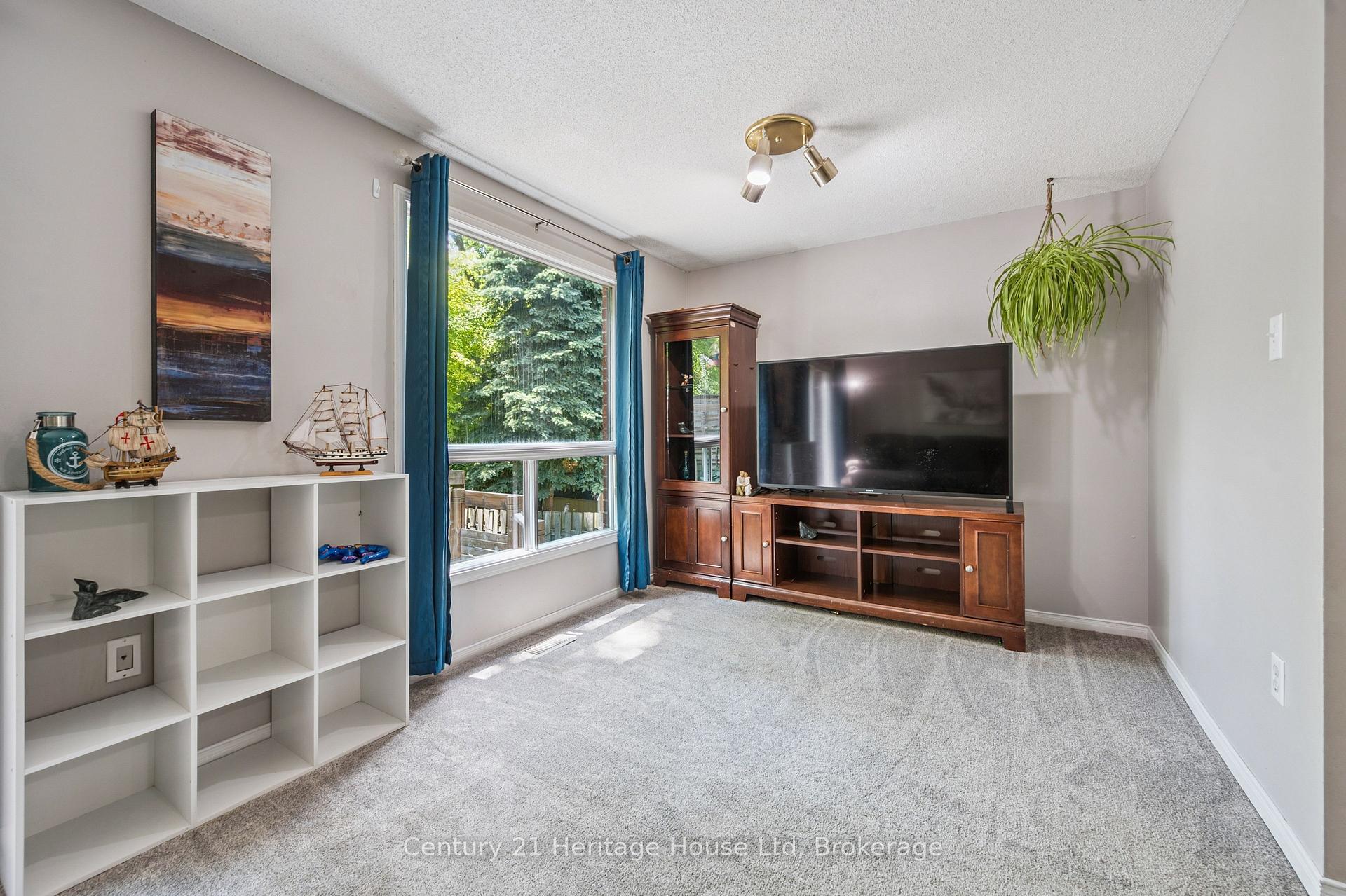 Photo 9 of 83 Grandridge Crescent, Guelph, Willow West/Sugarbush/West Acres — HOMEH