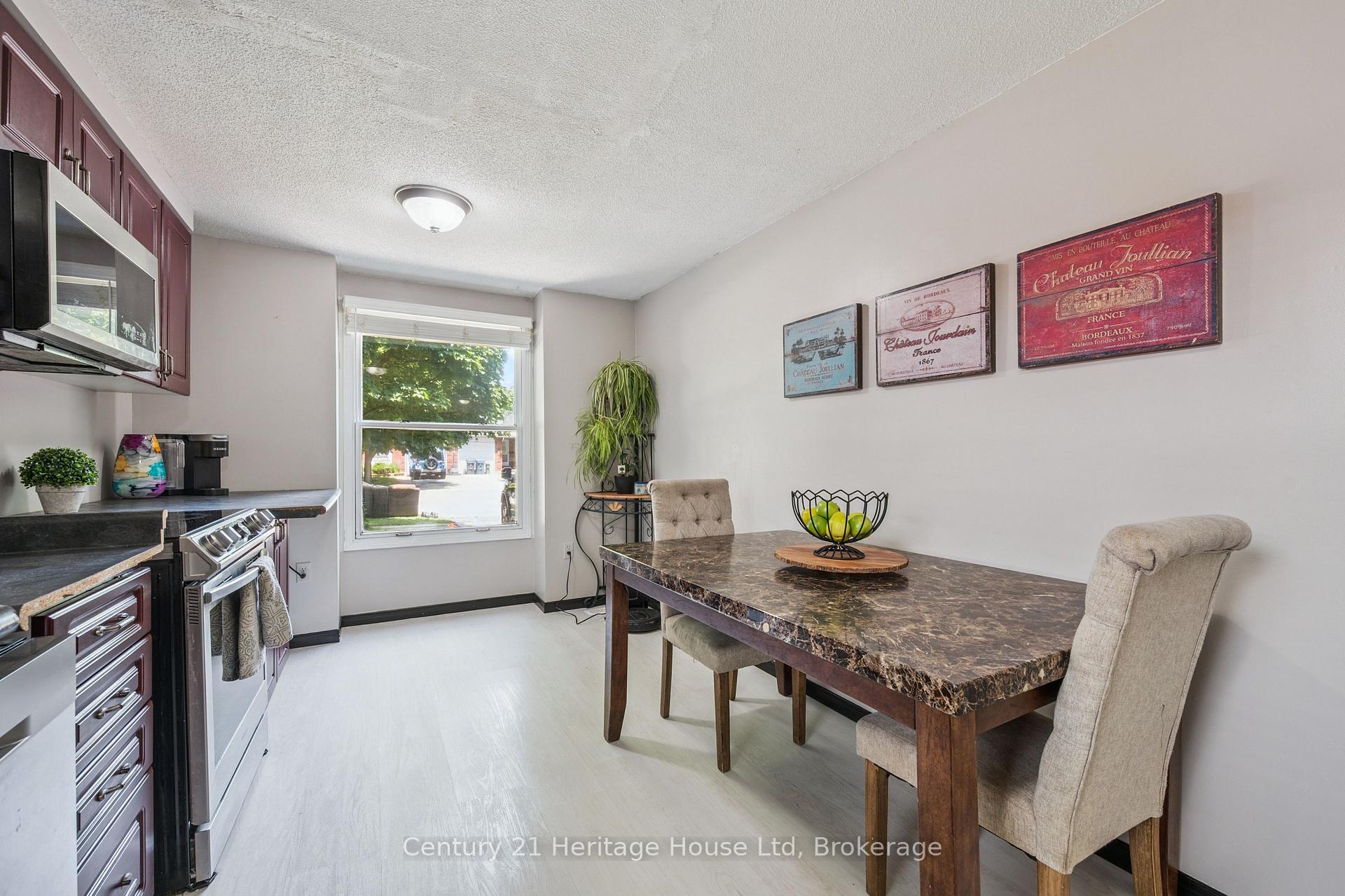 Photo 11 of 83 Grandridge Crescent, Guelph, Willow West/Sugarbush/West Acres — HOMEH