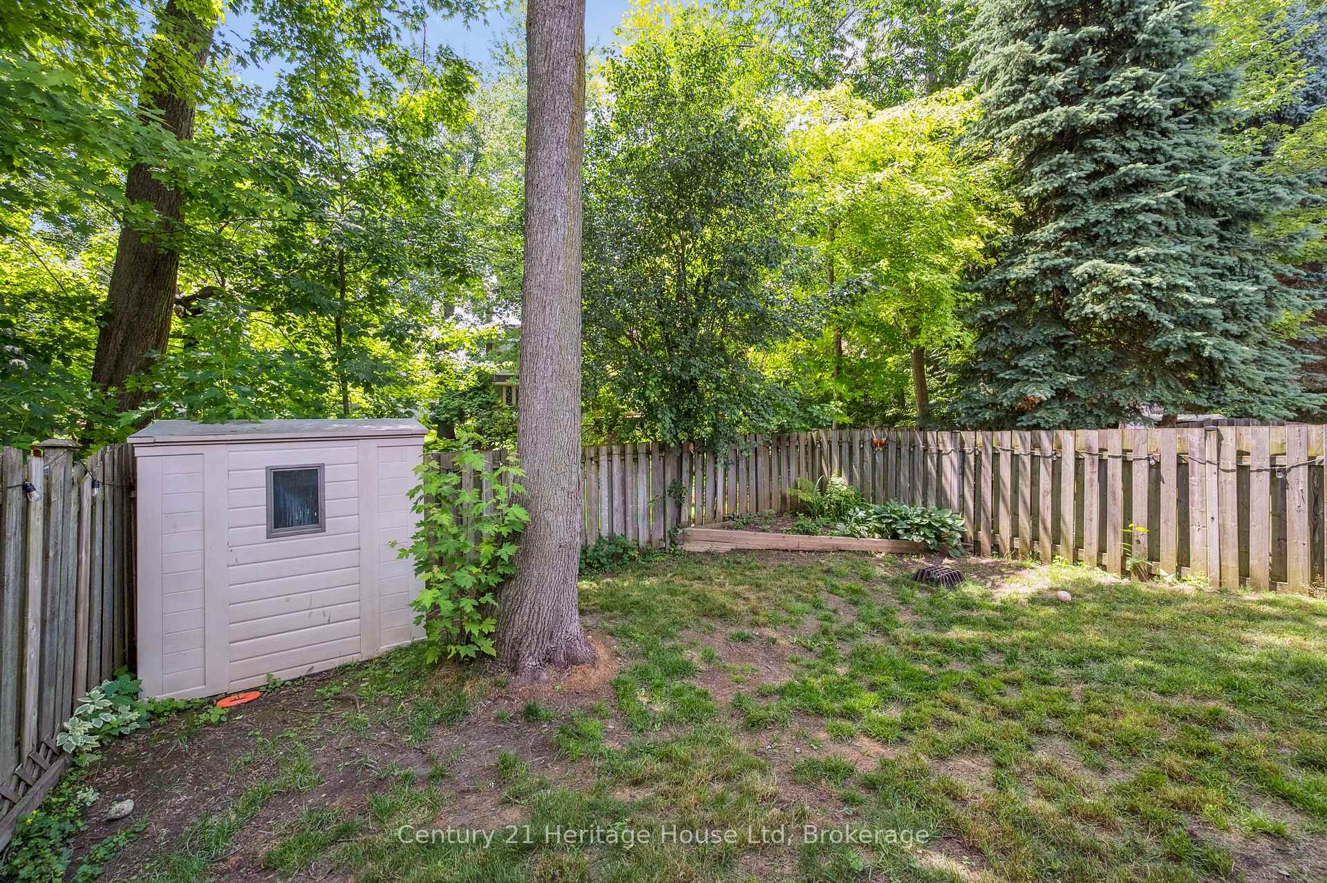 Photo 23 of 83 Grandridge Crescent, Guelph, Willow West/Sugarbush/West Acres — HOMEH