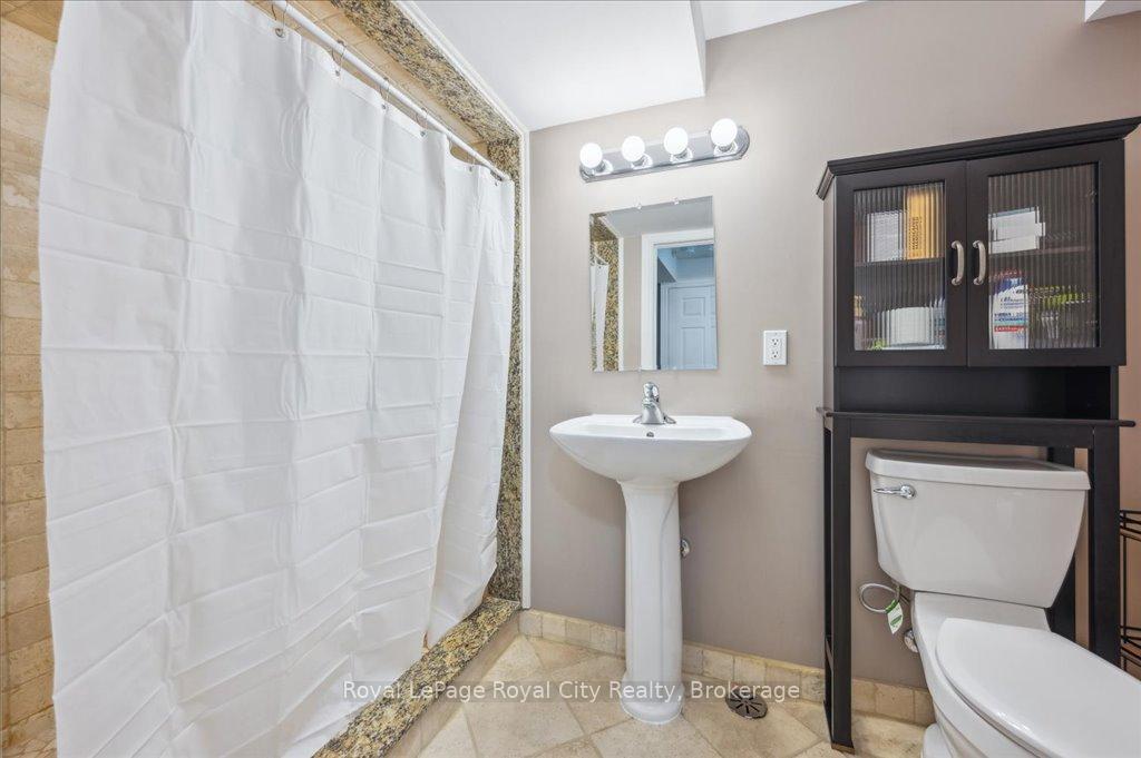 Photo 35 of 93 Doyle Drive, Guelph, Clairfields/Hanlon Business Park — HOMEH