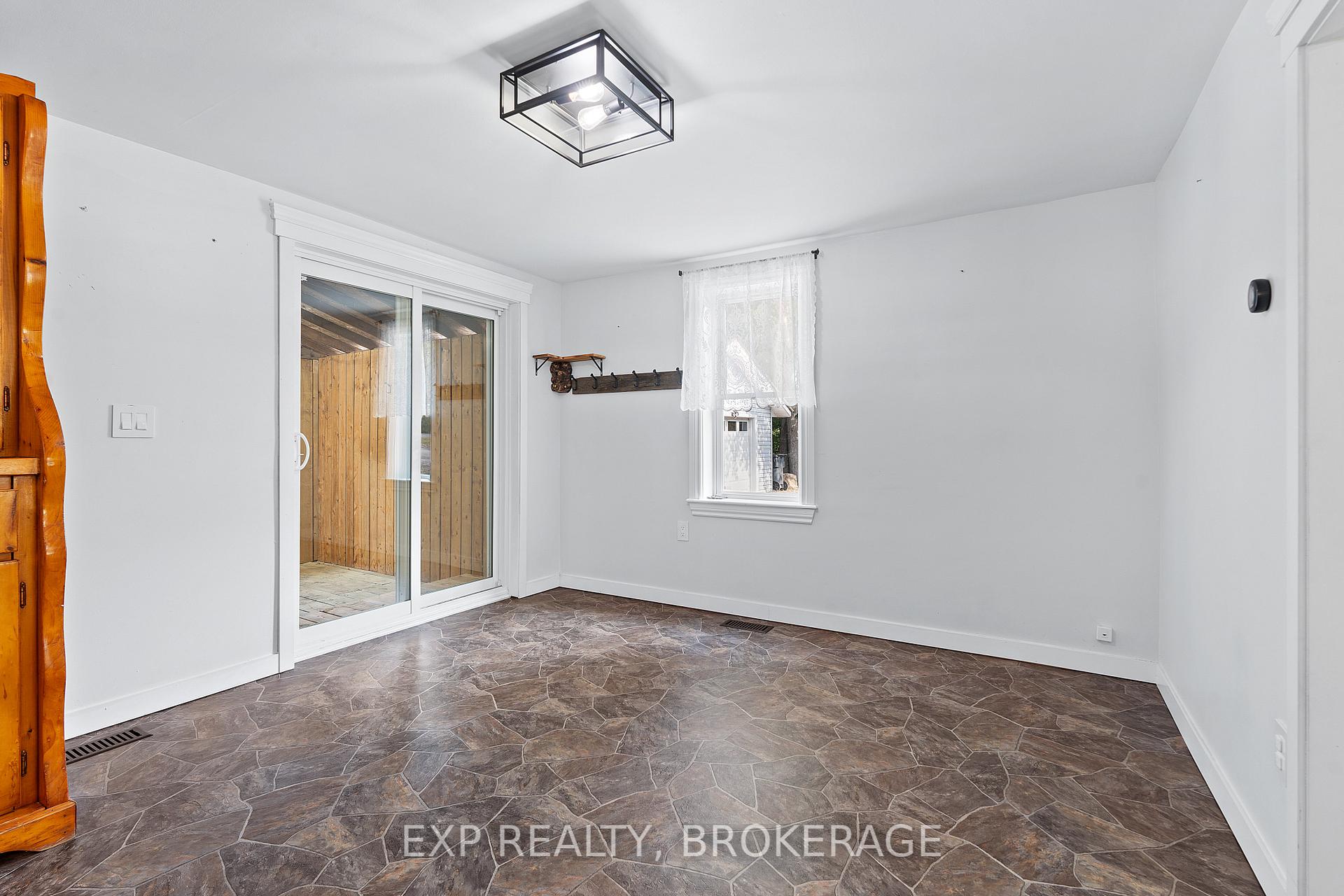 Photo 13 of 7993 Perth Road, Frontenac, Frontenac South — HOMEH