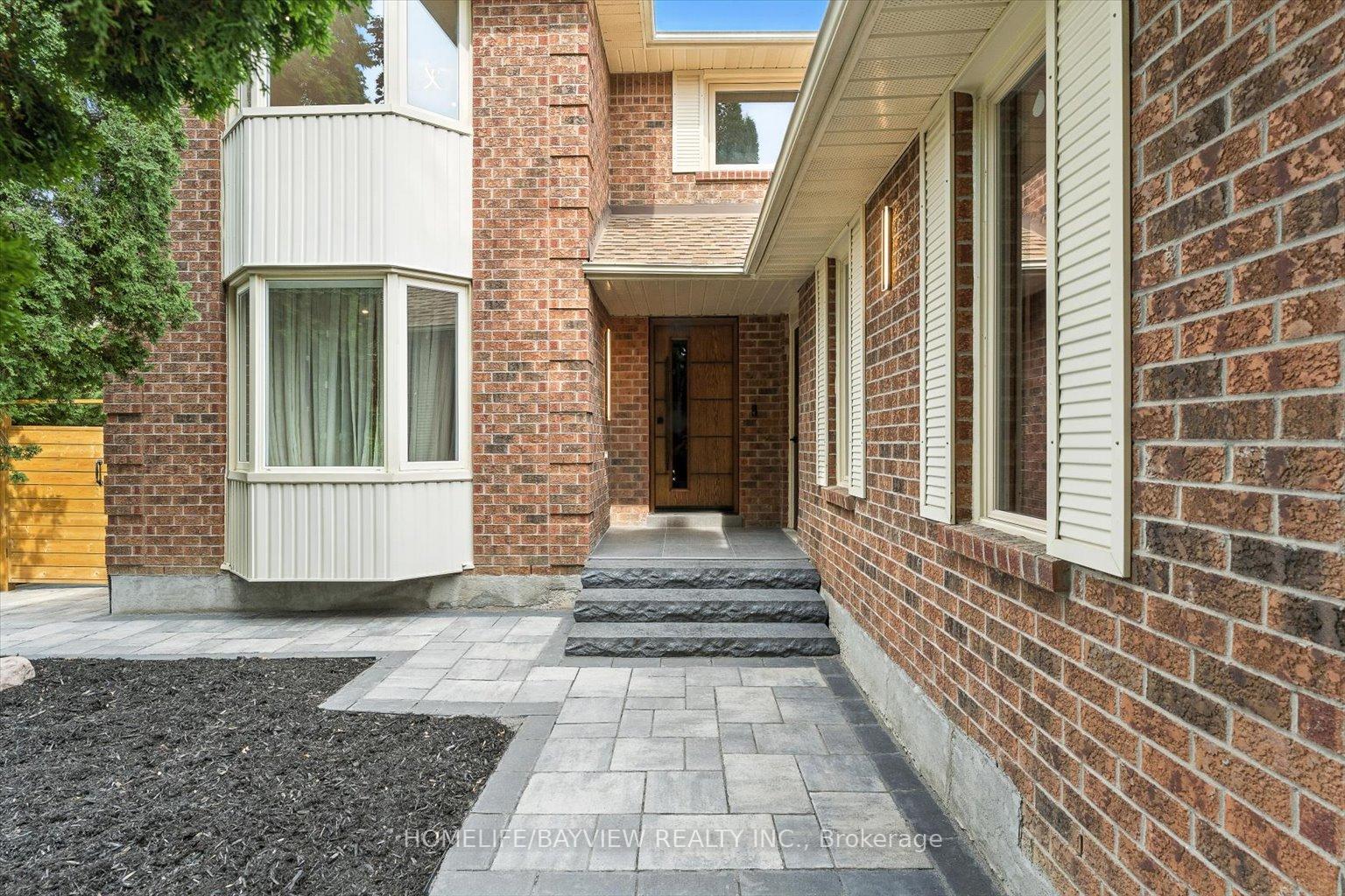Photo 3 of 106 Crawford Rose Drive, Aurora, Aurora Heights — HOMEH