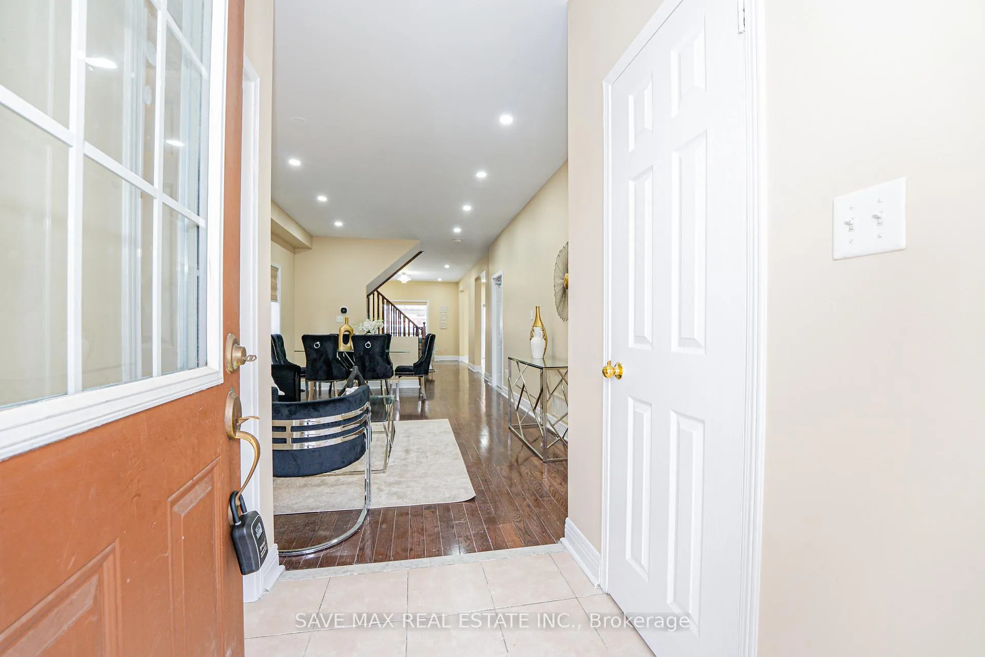 Photo 6 of 24 Jordensen Drive, Brampton, Credit Valley — HOMEH