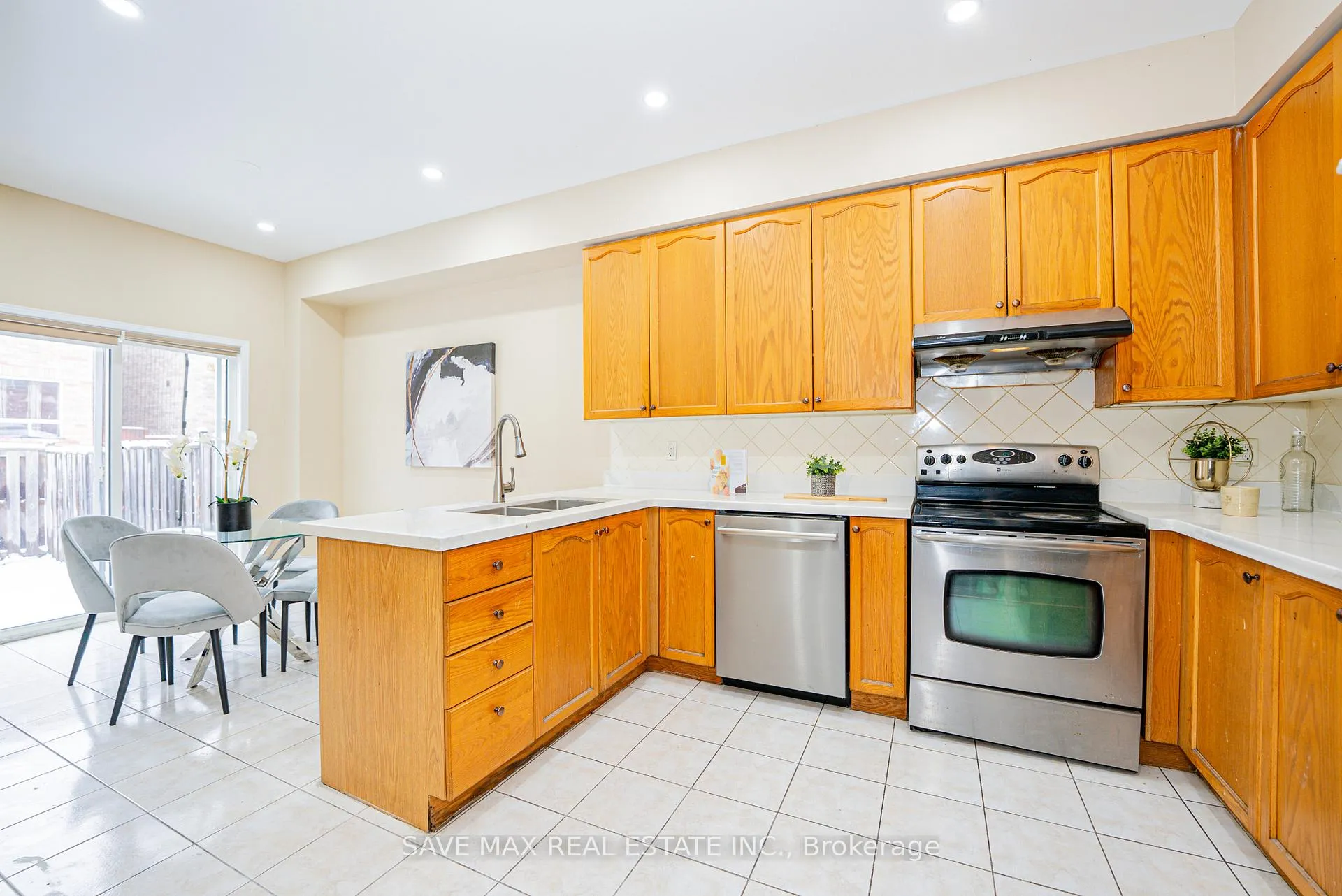 Photo 16 of 24 Jordensen Drive, Brampton, Credit Valley — HOMEH