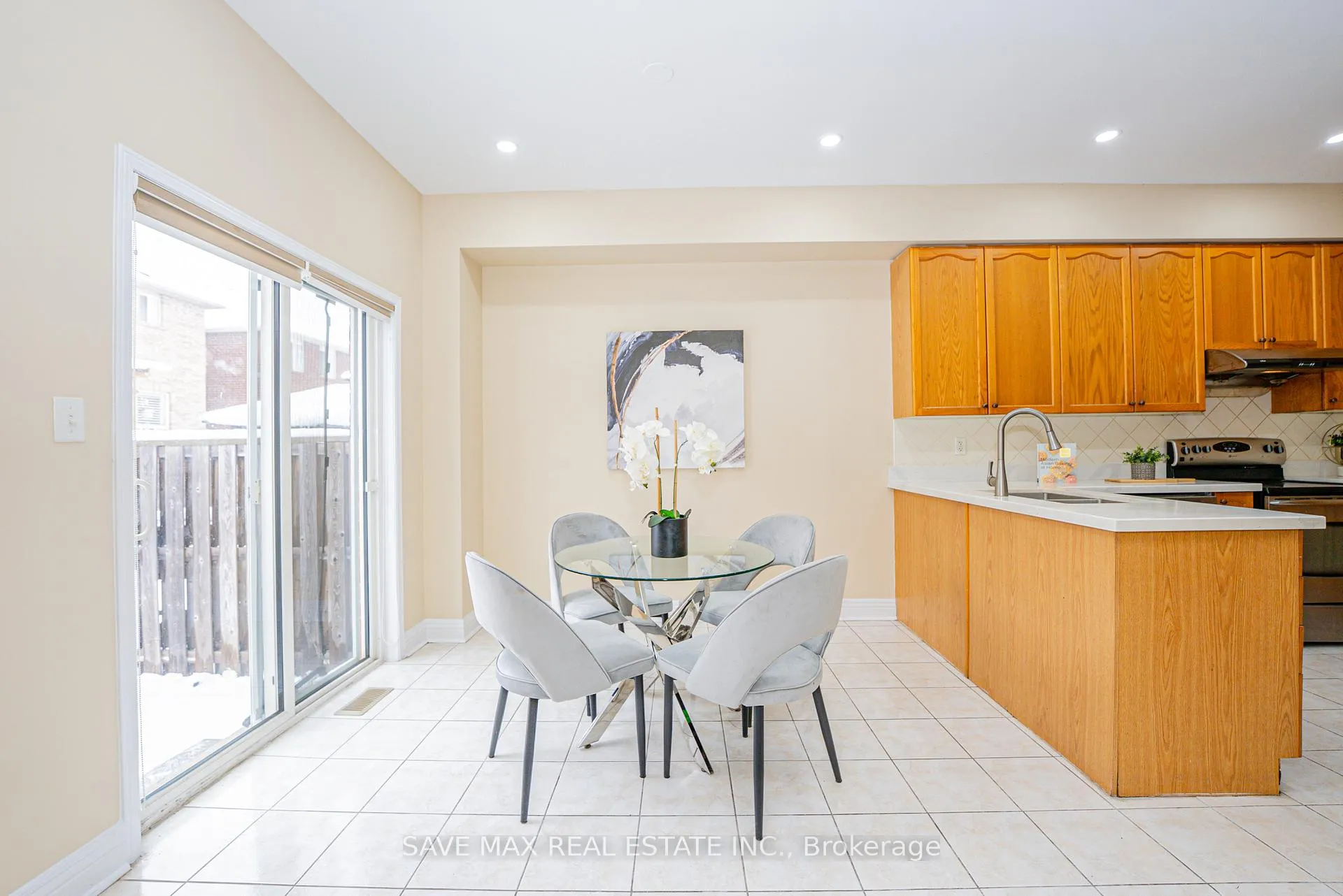 Photo 19 of 24 Jordensen Drive, Brampton, Credit Valley — HOMEH