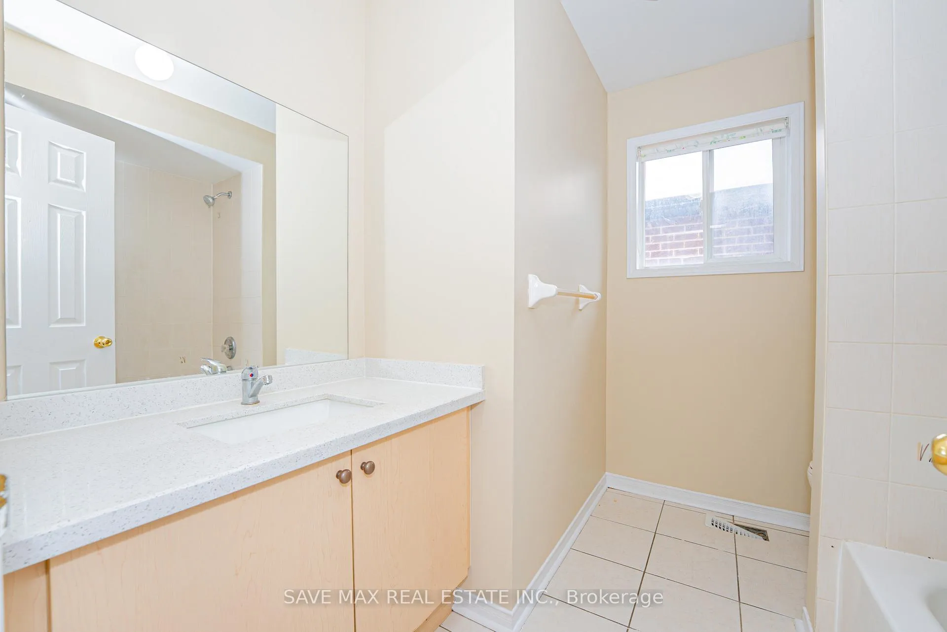 Photo 37 of 24 Jordensen Drive, Brampton, Credit Valley — HOMEH