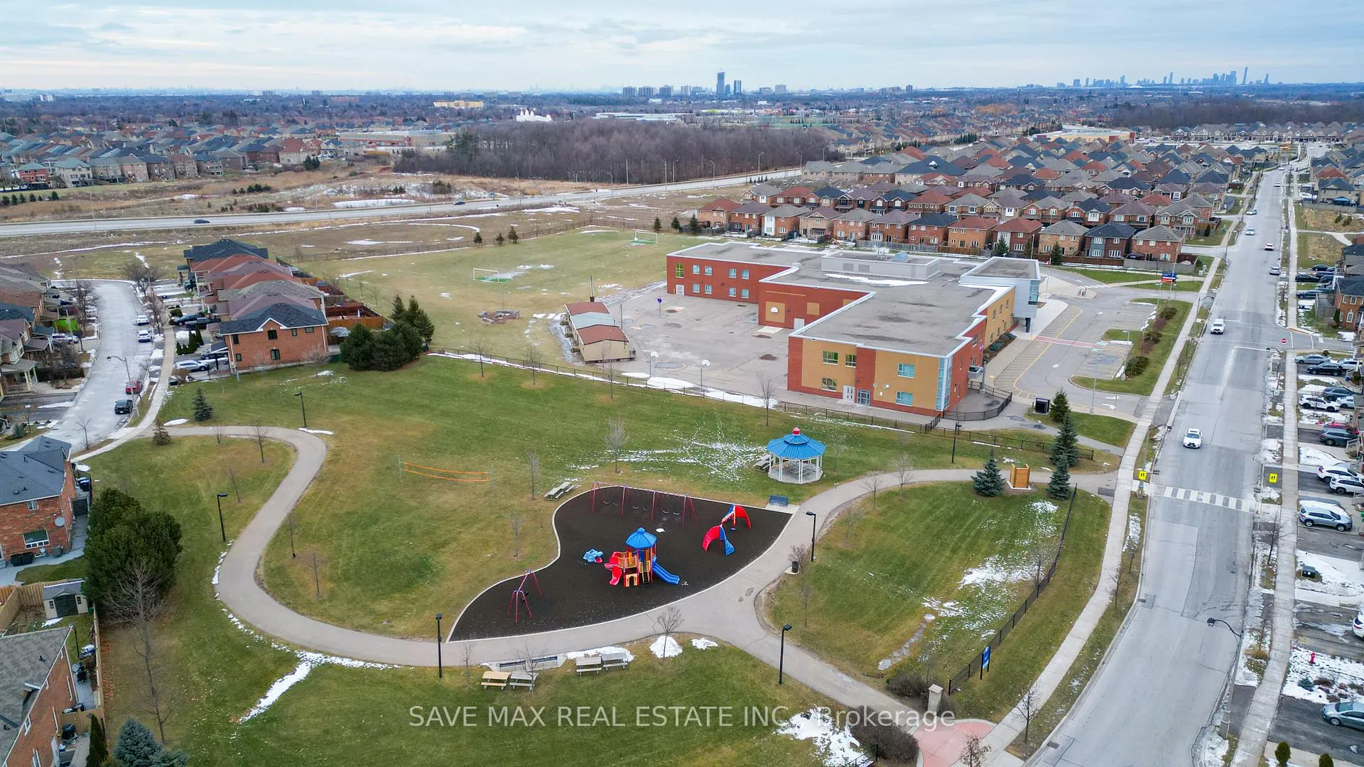 Photo 47 of 24 Jordensen Drive, Brampton, Credit Valley — HOMEH