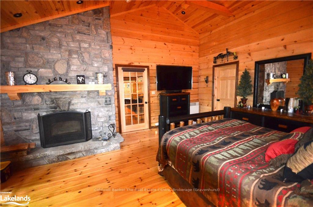 Photo 12 of 1059 Shoreline Drive, Algonquin Highlands, Sherborne — HOMEH