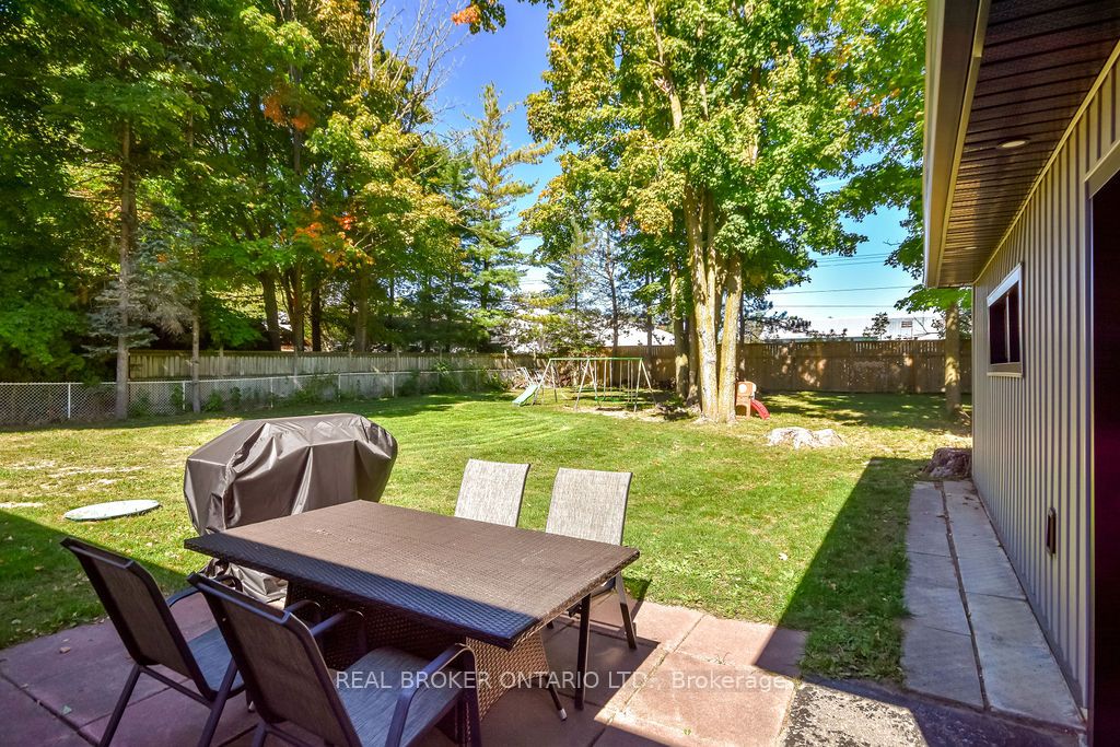 Photo 57 of 812 Cook Street, Innisfil, Rural Innisfil — HOMEH