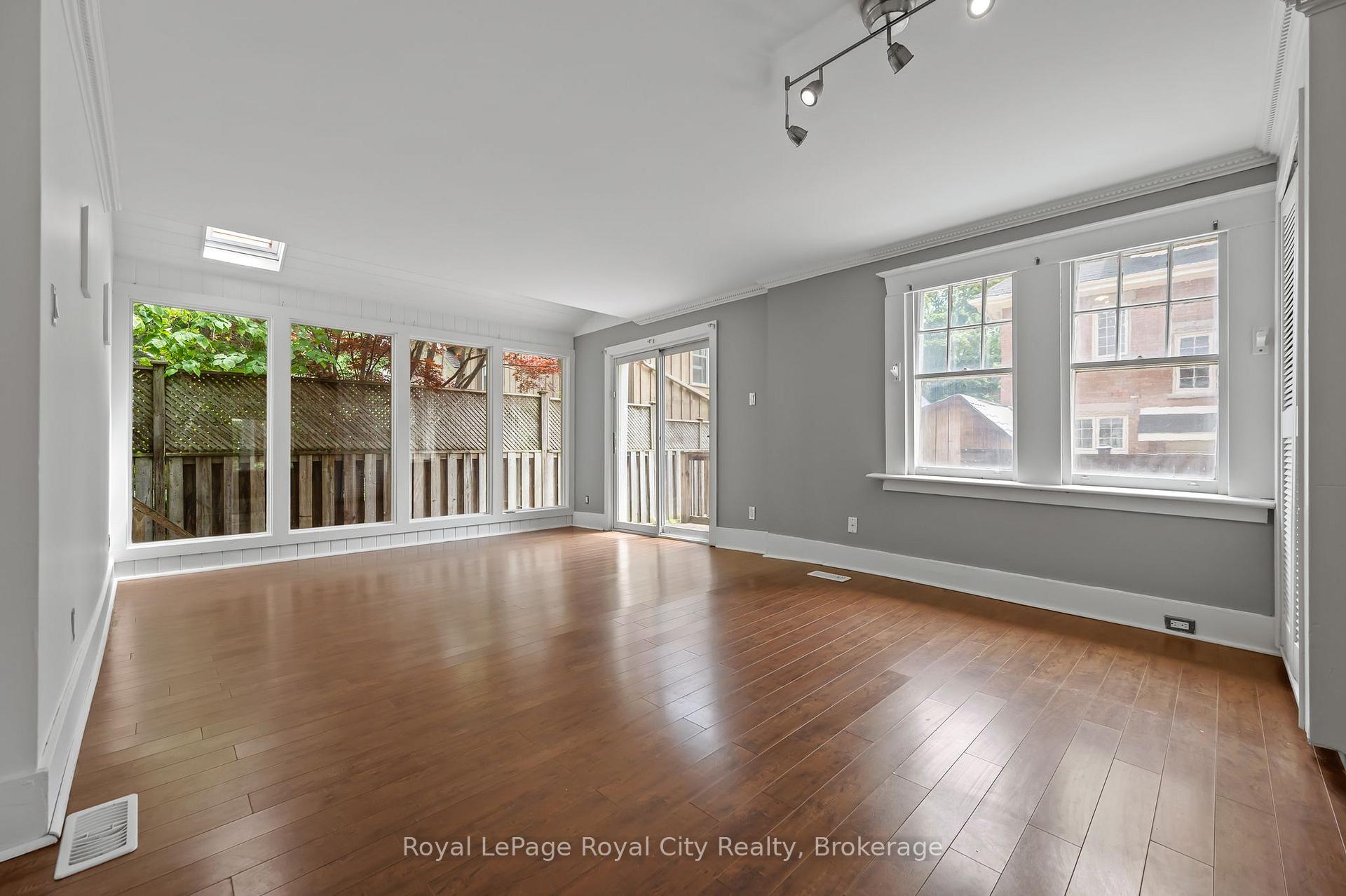 Photo 10 of 81 Yorkshire Street N, Guelph, Downtown — HOMEH