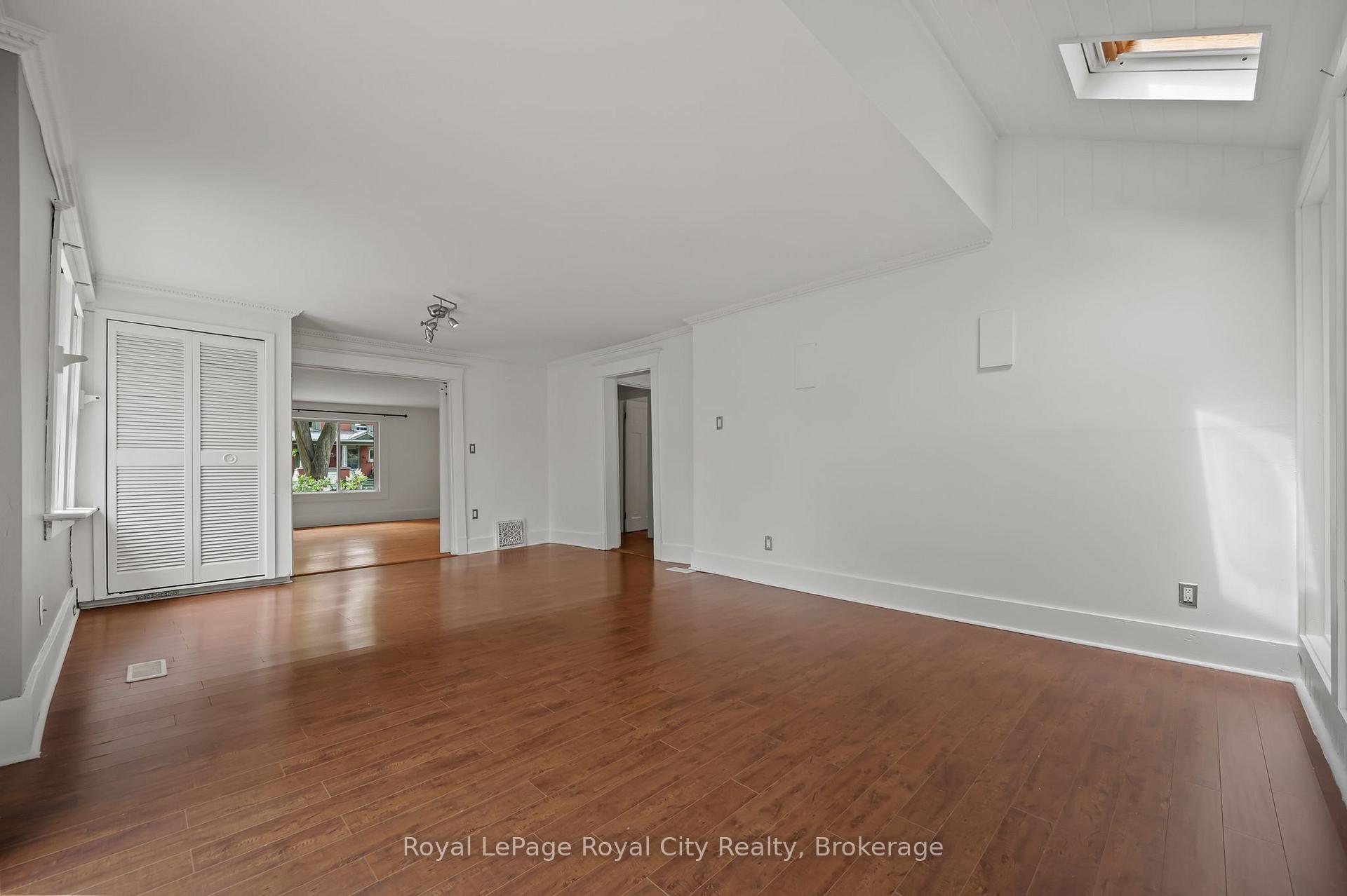 Photo 11 of 81 Yorkshire Street N, Guelph, Downtown — HOMEH
