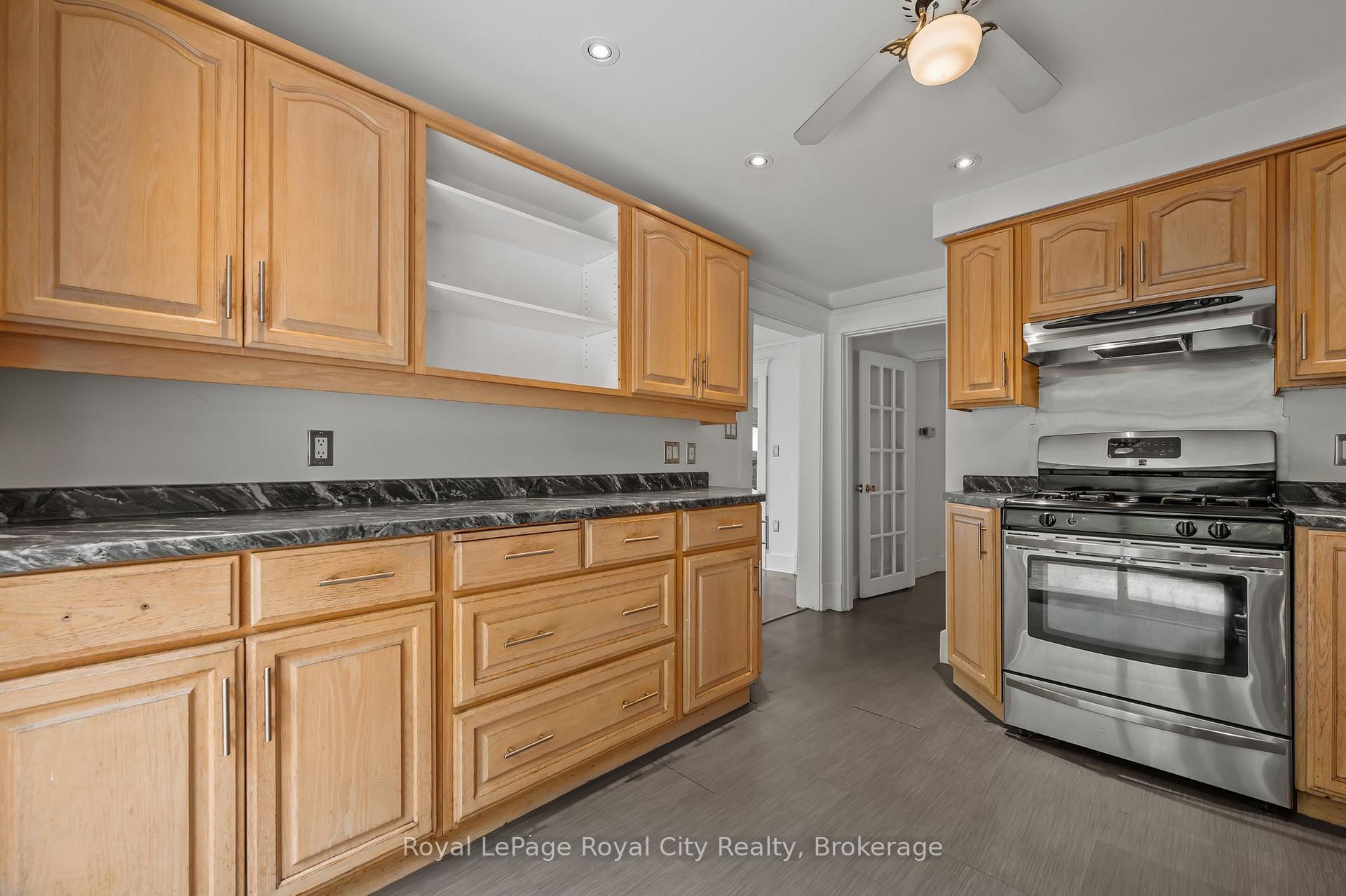 Photo 15 of 81 Yorkshire Street N, Guelph, Downtown — HOMEH