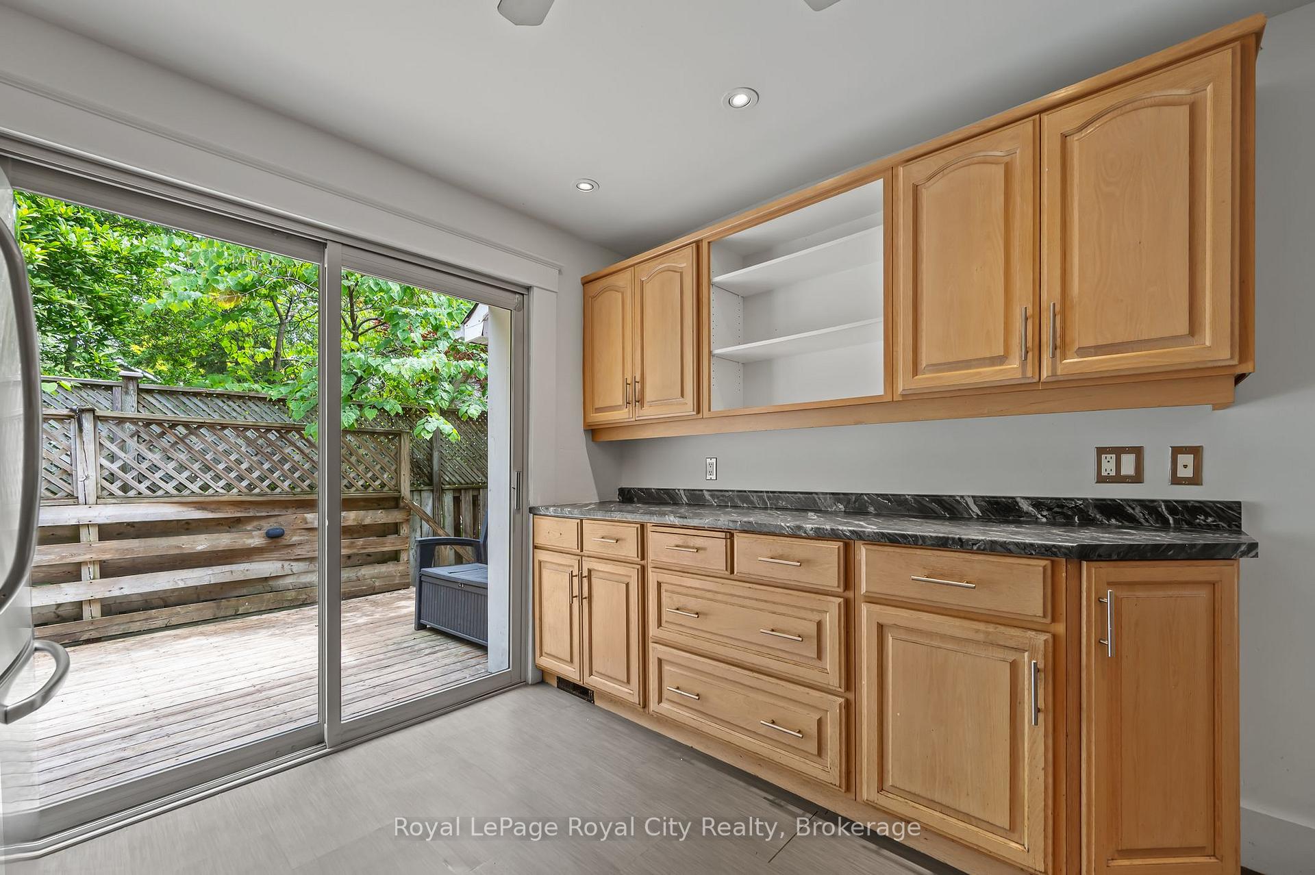 Photo 16 of 81 Yorkshire Street N, Guelph, Downtown — HOMEH