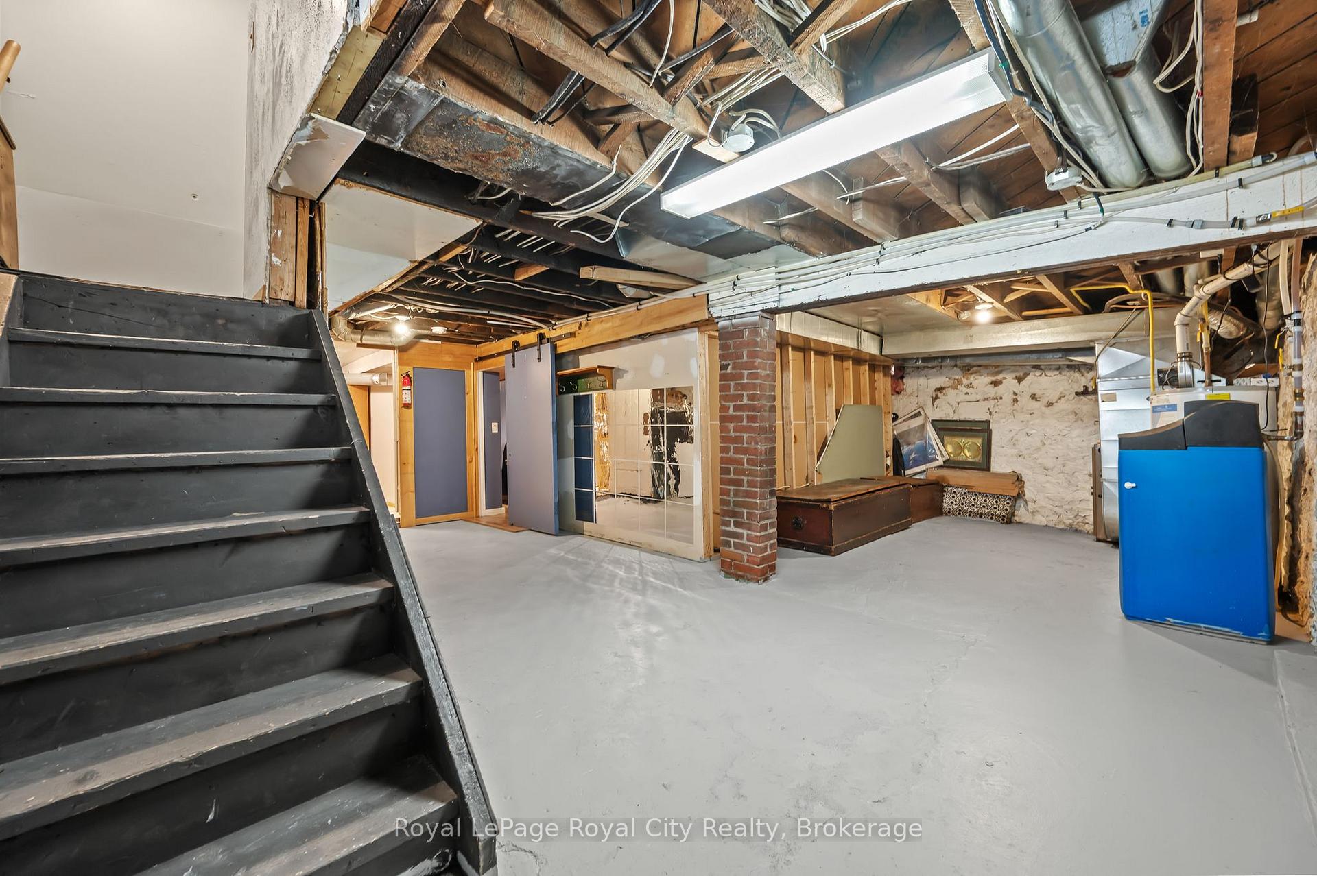 Photo 32 of 81 Yorkshire Street N, Guelph, Downtown — HOMEH