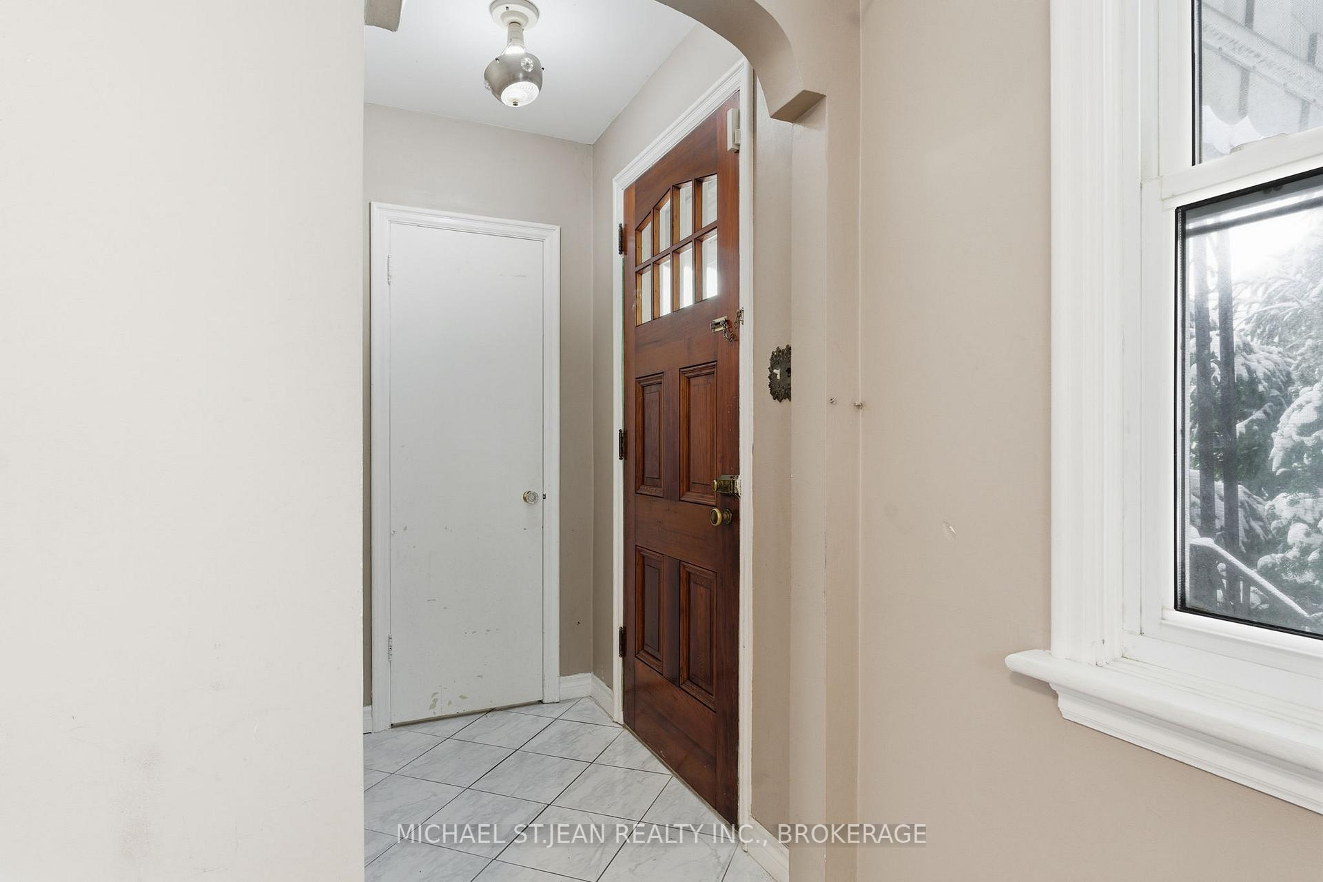 Photo 6 of 7 West 3rd Street, Hamilton, Bonnington — HOMEH