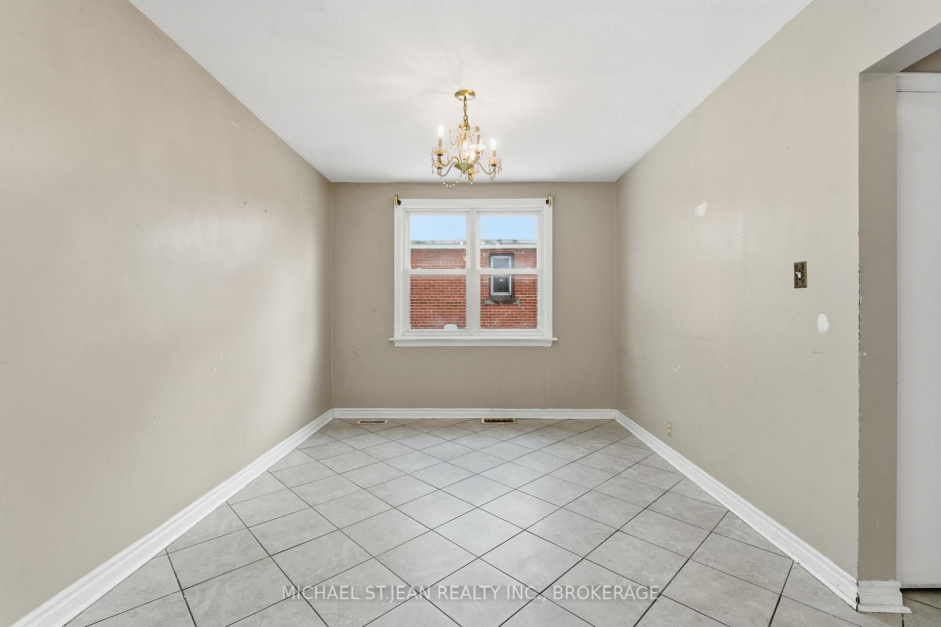 Photo 15 of 7 West 3rd Street, Hamilton, Bonnington — HOMEH