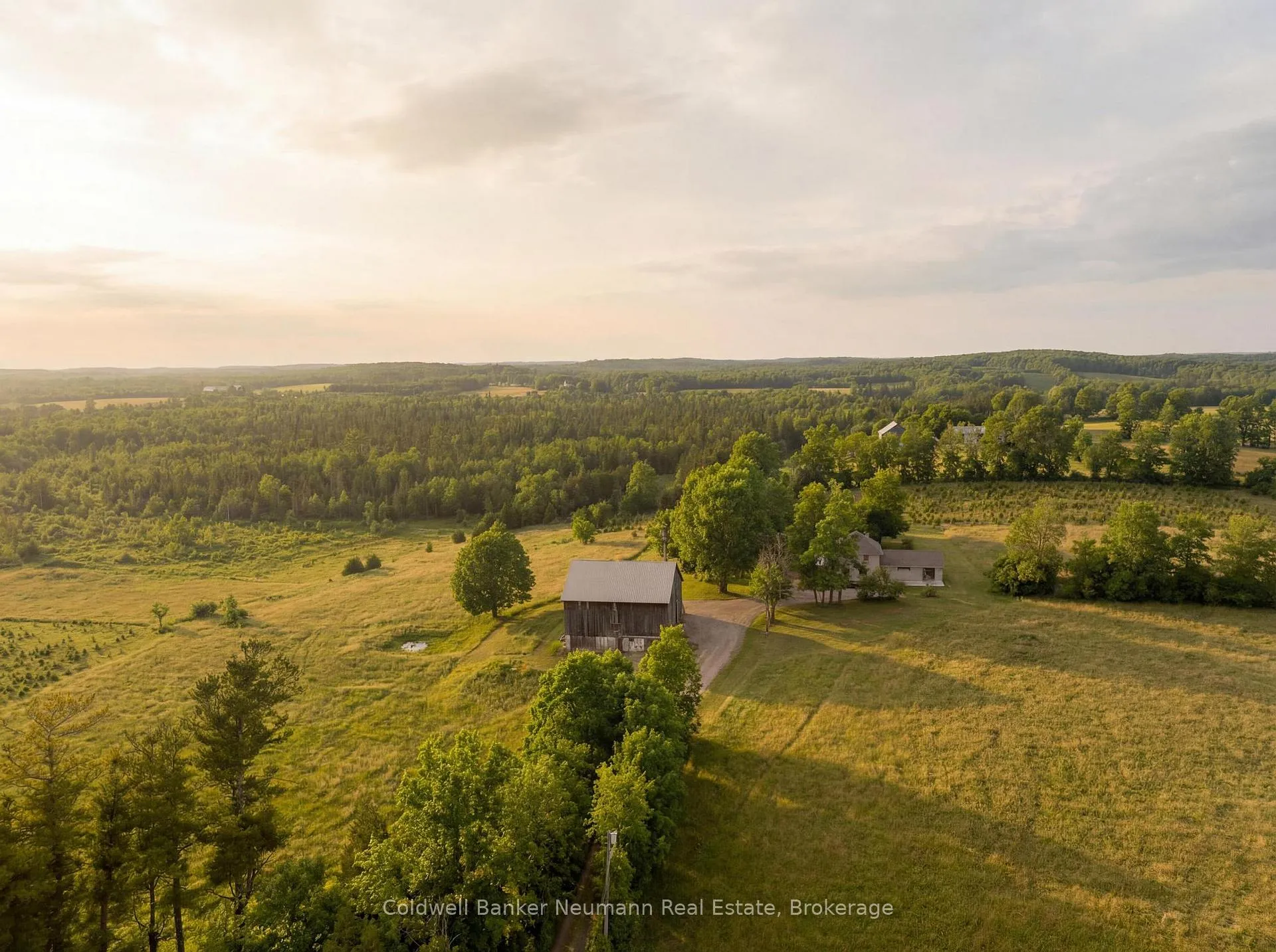 Photo 3 of 234089 Conc 2 Road, West Grey — HOMEH