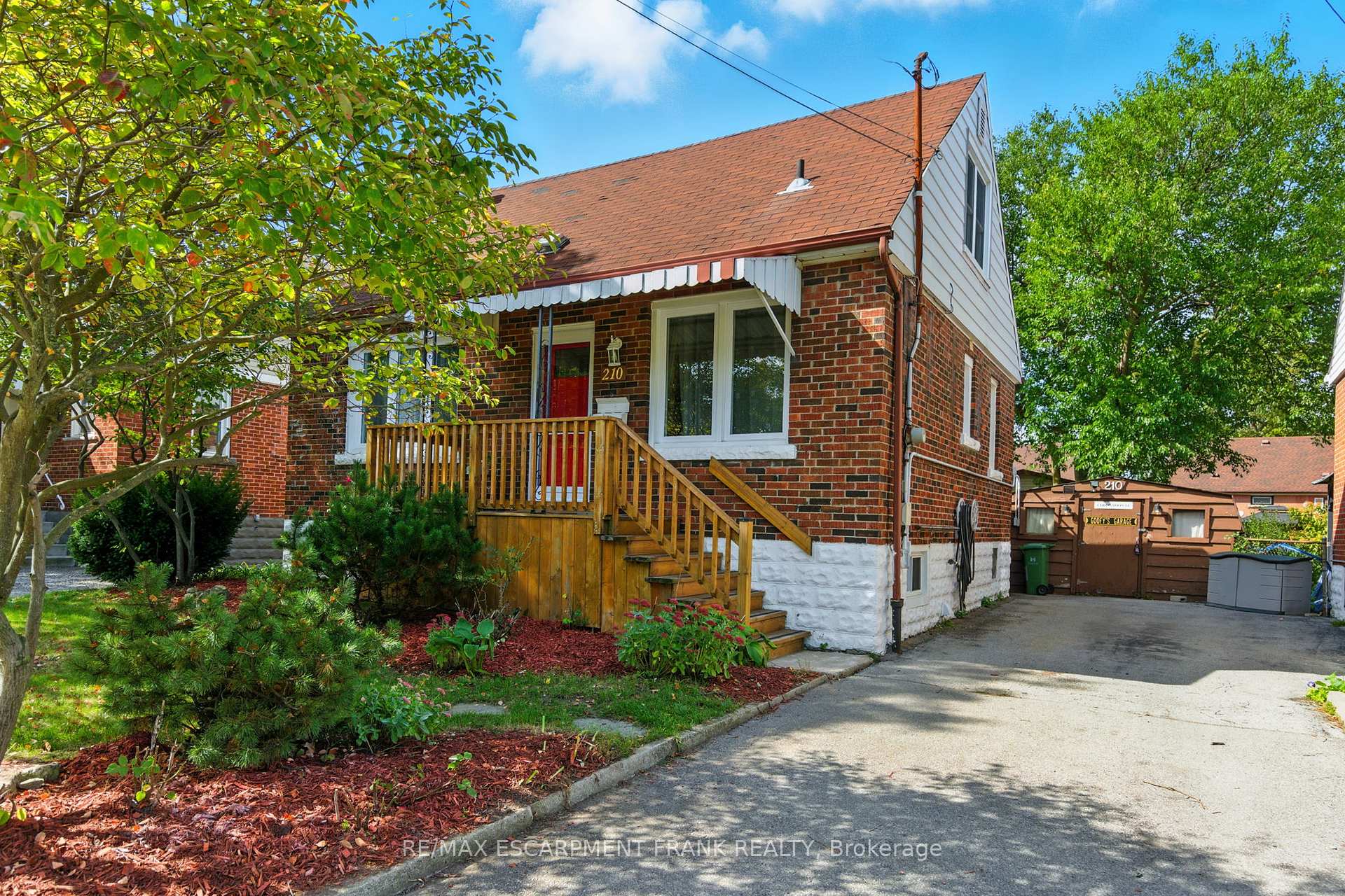 Front of 210 East 12TH Street