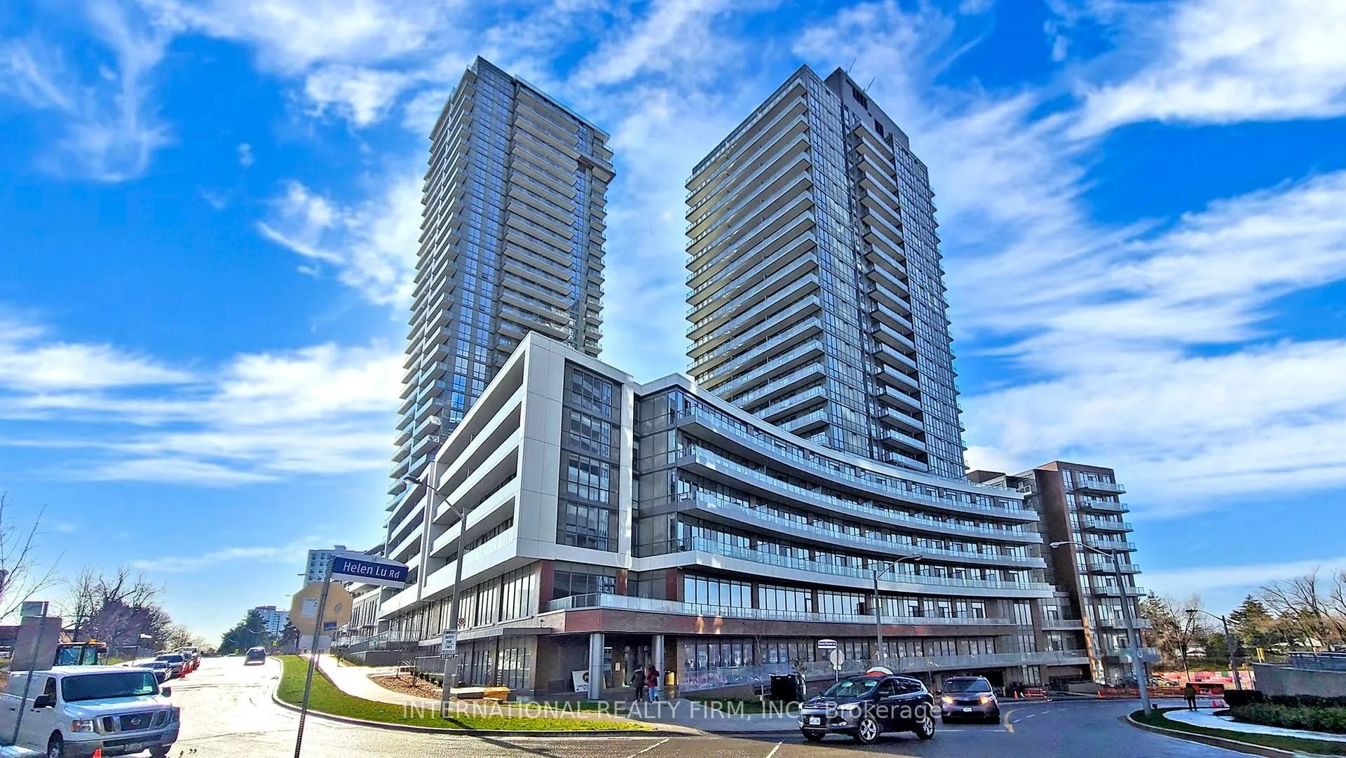 Front of Unit 904, 32 Forest Manor Road