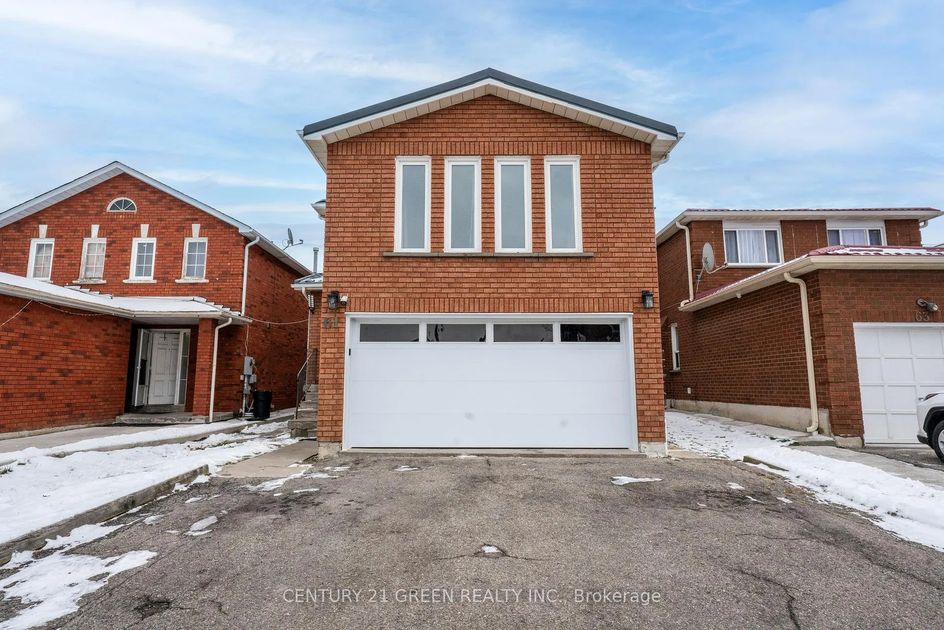 Front of 61 Kingknoll Drive