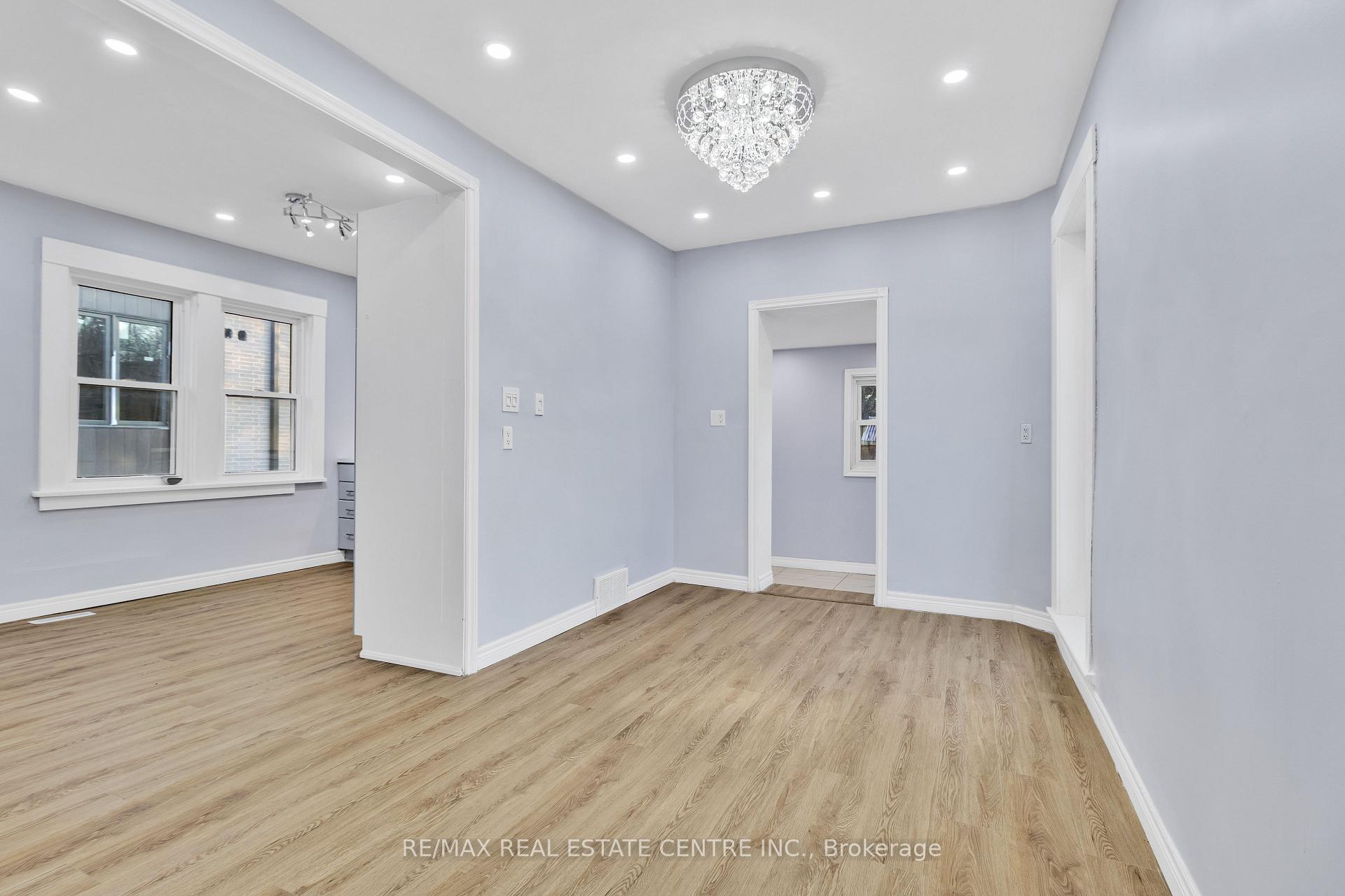 Photo 6 of 16 Stevenson Street N, Guelph, St. George's — HOMEH