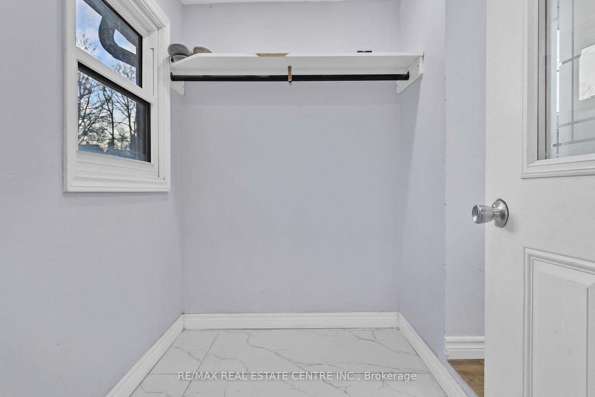 Photo 11 of 16 Stevenson Street N, Guelph, St. George's — HOMEH