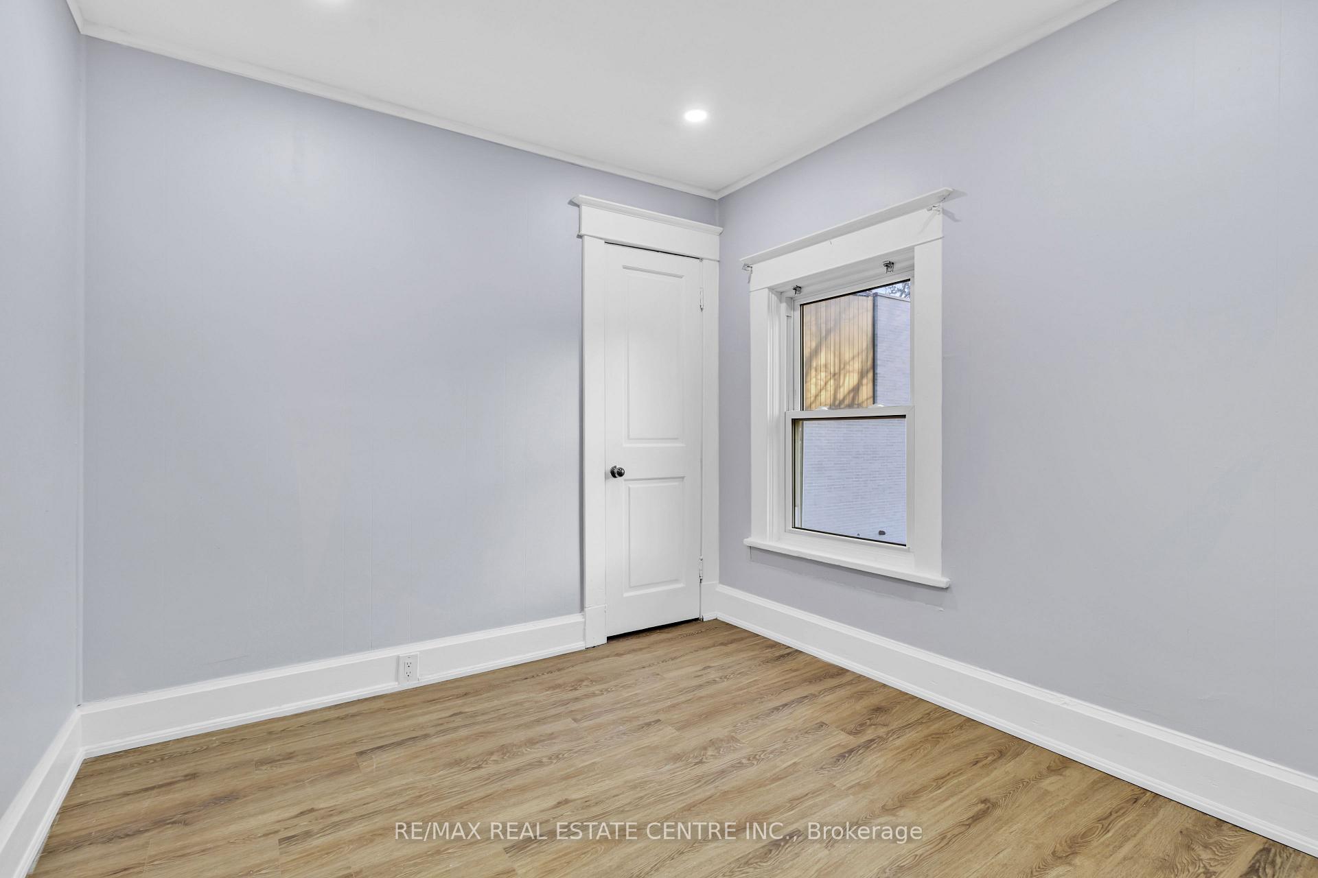 Photo 18 of 16 Stevenson Street N, Guelph, St. George's — HOMEH
