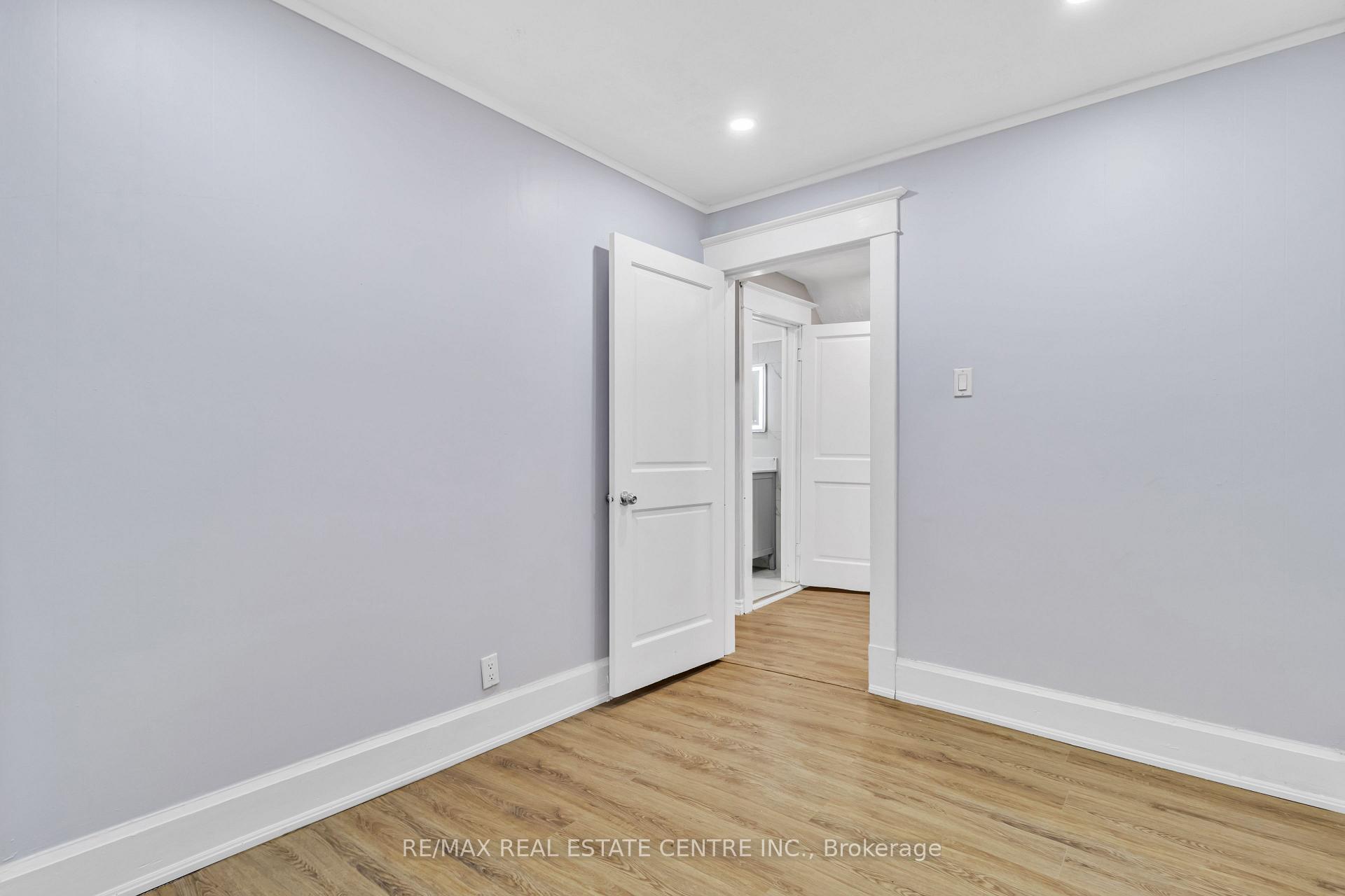 Photo 21 of 16 Stevenson Street N, Guelph, St. George's — HOMEH