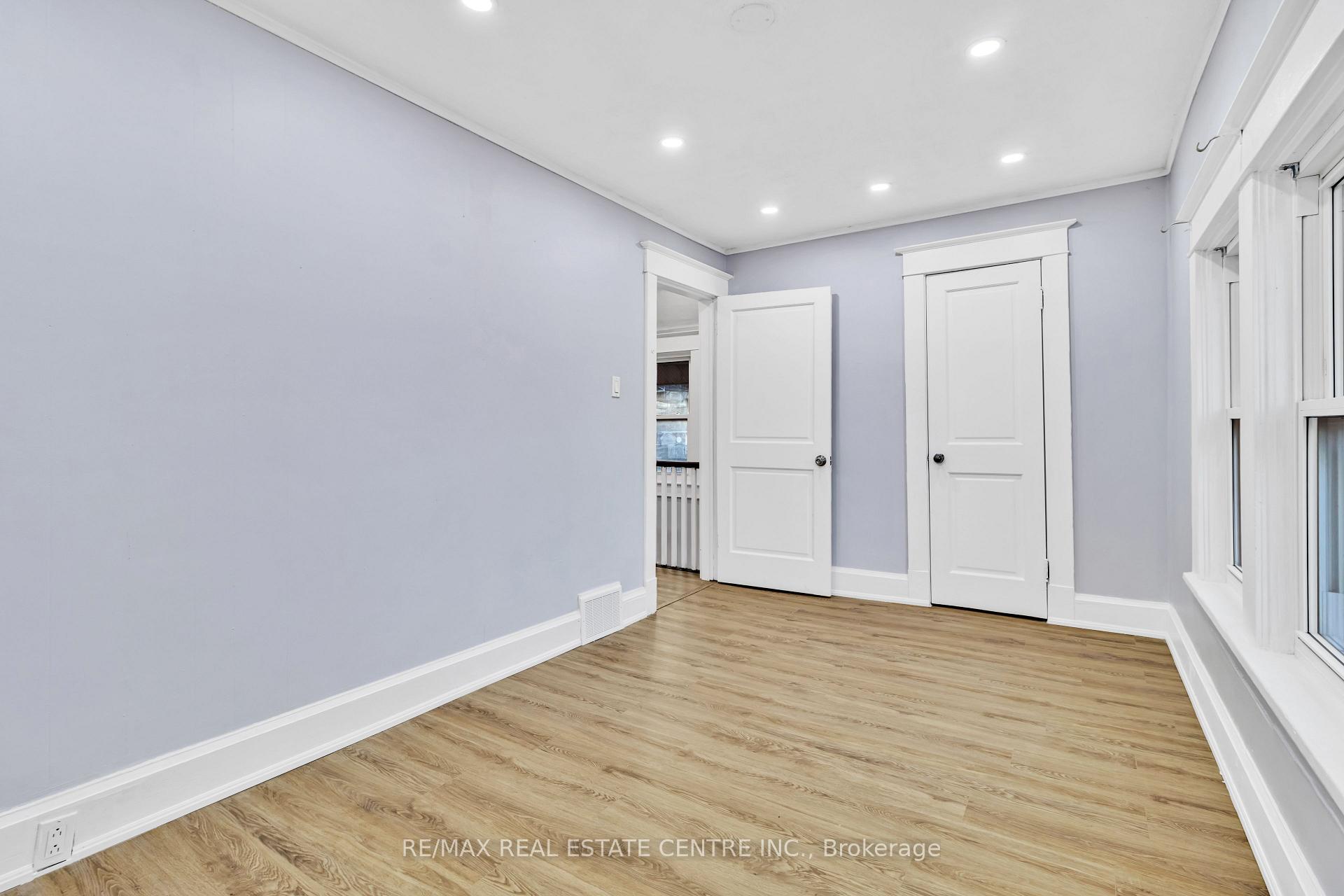 Photo 22 of 16 Stevenson Street N, Guelph, St. George's — HOMEH