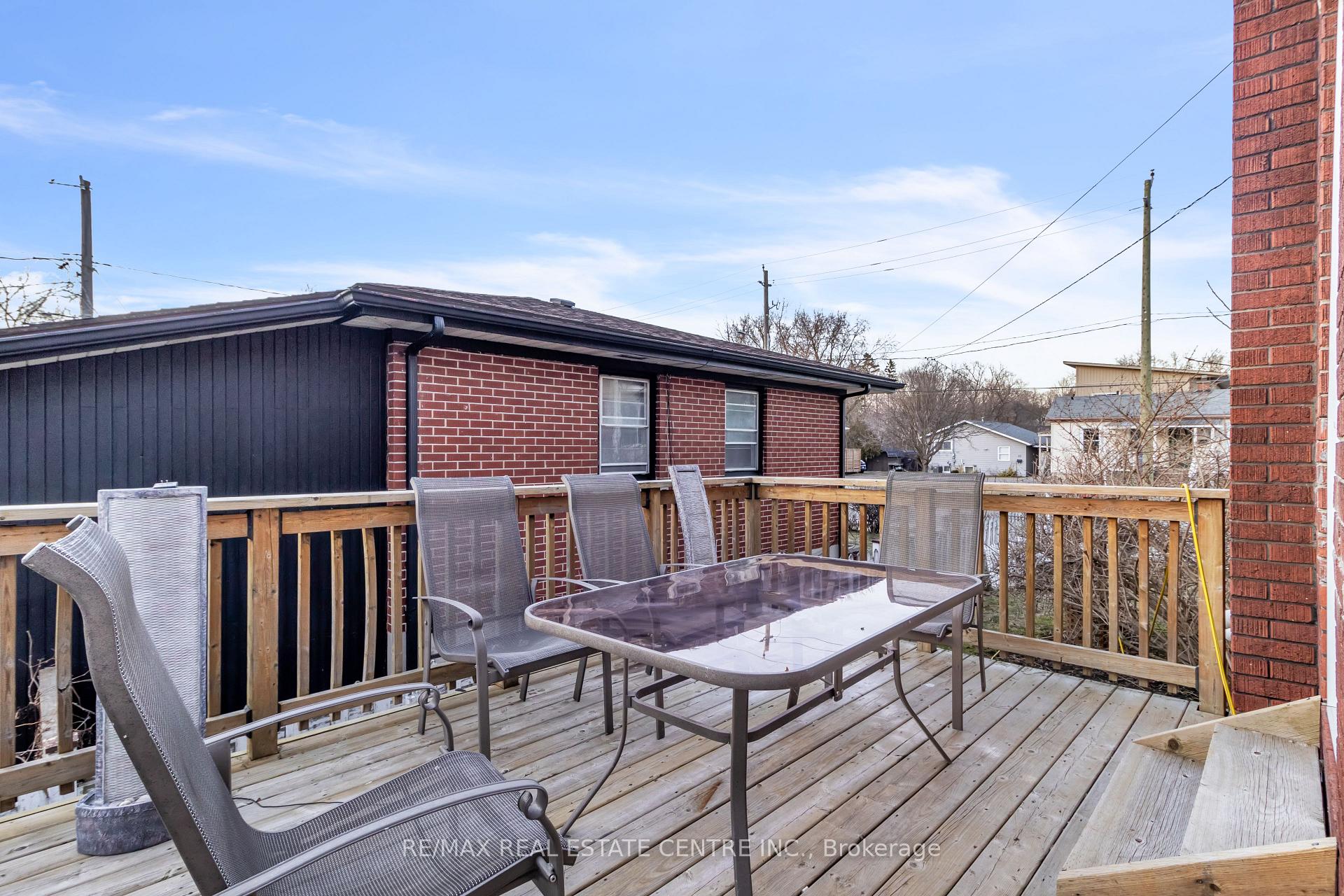 Photo 30 of 16 Stevenson Street N, Guelph, St. George's — HOMEH