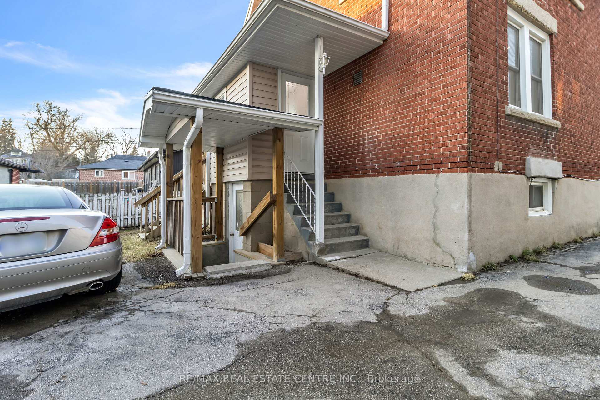 Photo 35 of 16 Stevenson Street N, Guelph, St. George's — HOMEH