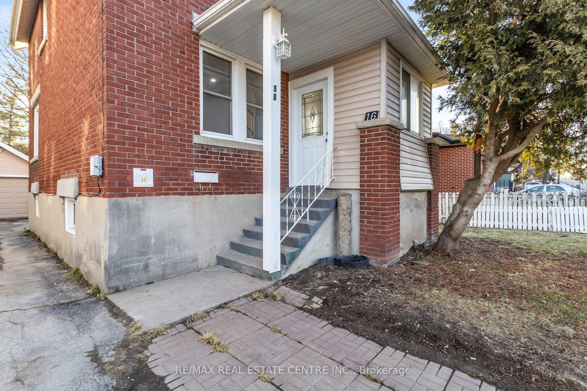 Photo 36 of 16 Stevenson Street N, Guelph, St. George's — HOMEH