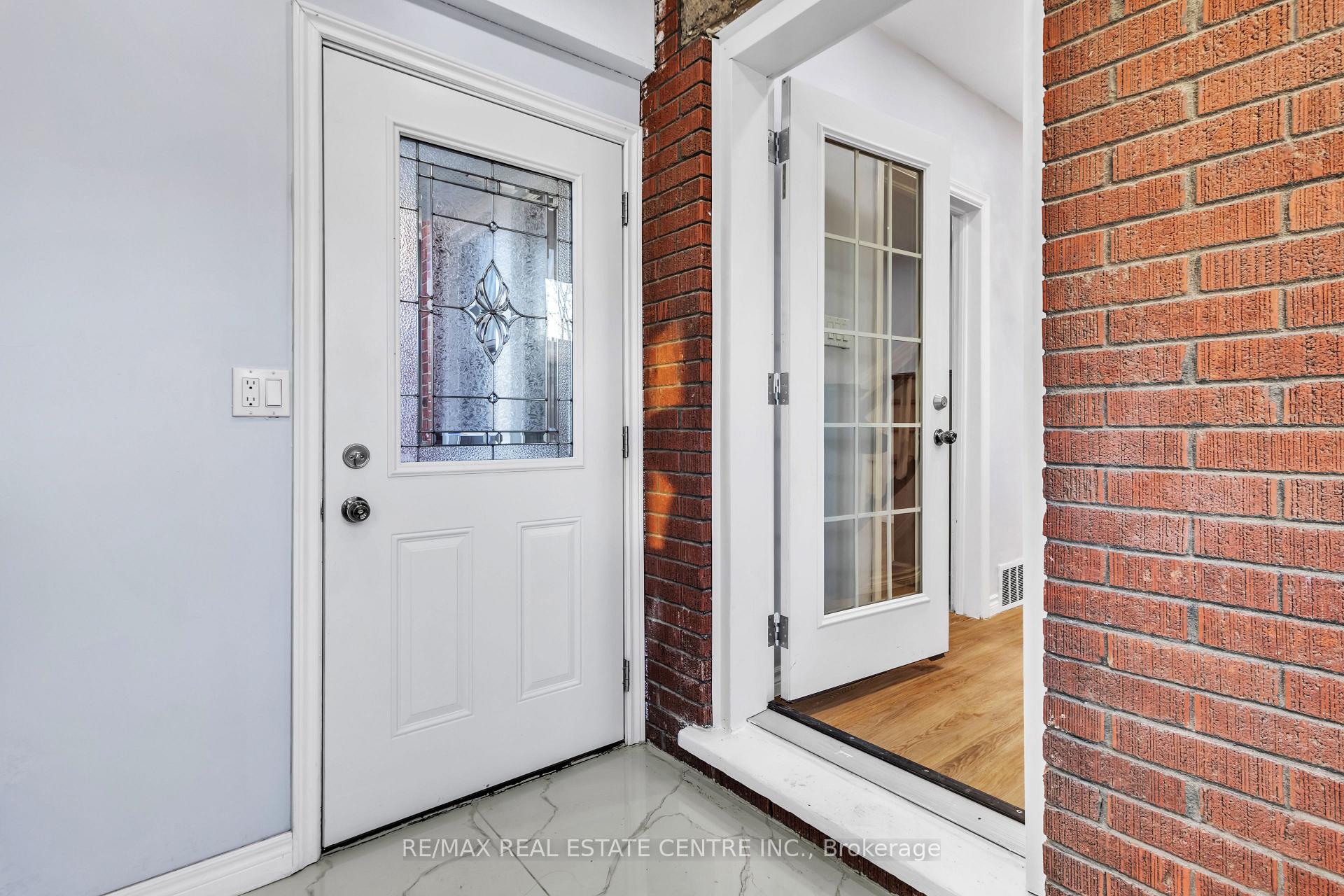 Photo 38 of 16 Stevenson Street N, Guelph, St. George's — HOMEH