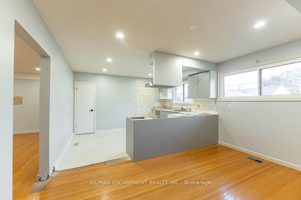 Photo 6 of 155 Wise Court, Hamilton, Huntington — HOMEH