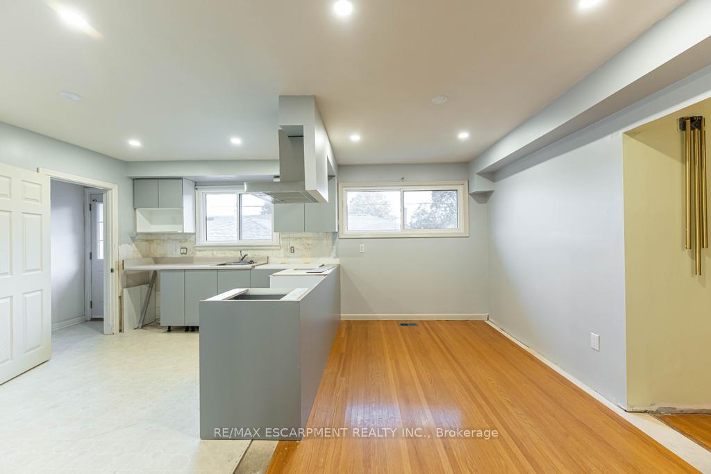 Photo 9 of 155 Wise Court, Hamilton, Huntington — HOMEH