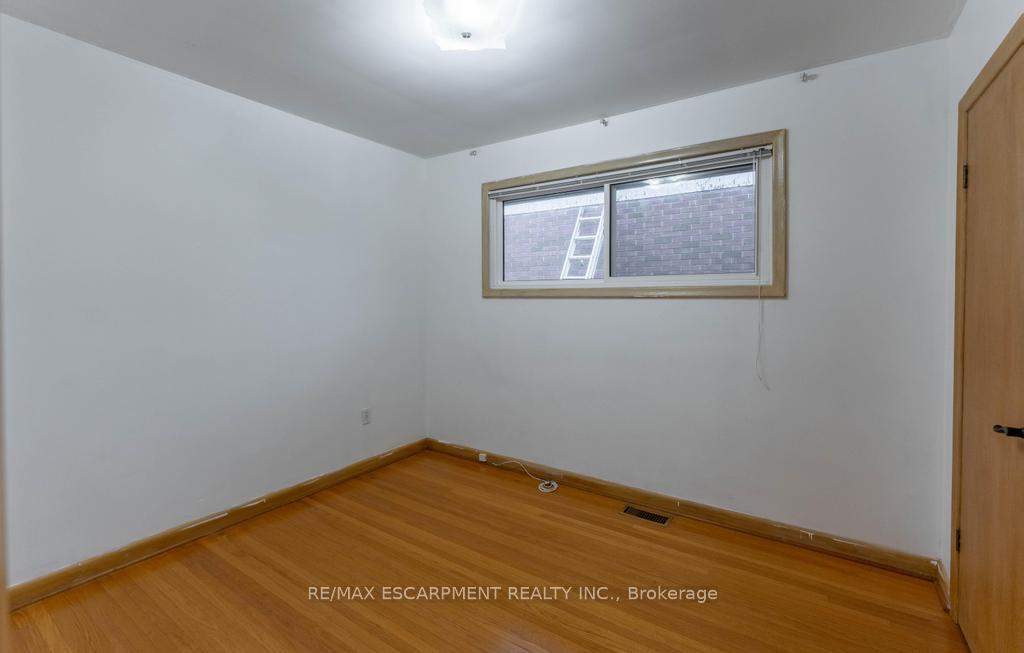 Photo 11 of 155 Wise Court, Hamilton, Huntington — HOMEH
