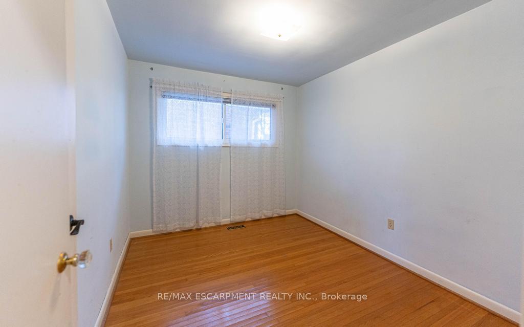 Photo 12 of 155 Wise Court, Hamilton, Huntington — HOMEH
