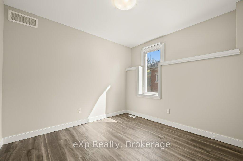 Photo 23 of 53 College Avenue W, Guelph, Dovercliffe Park/Old University — HOMEH