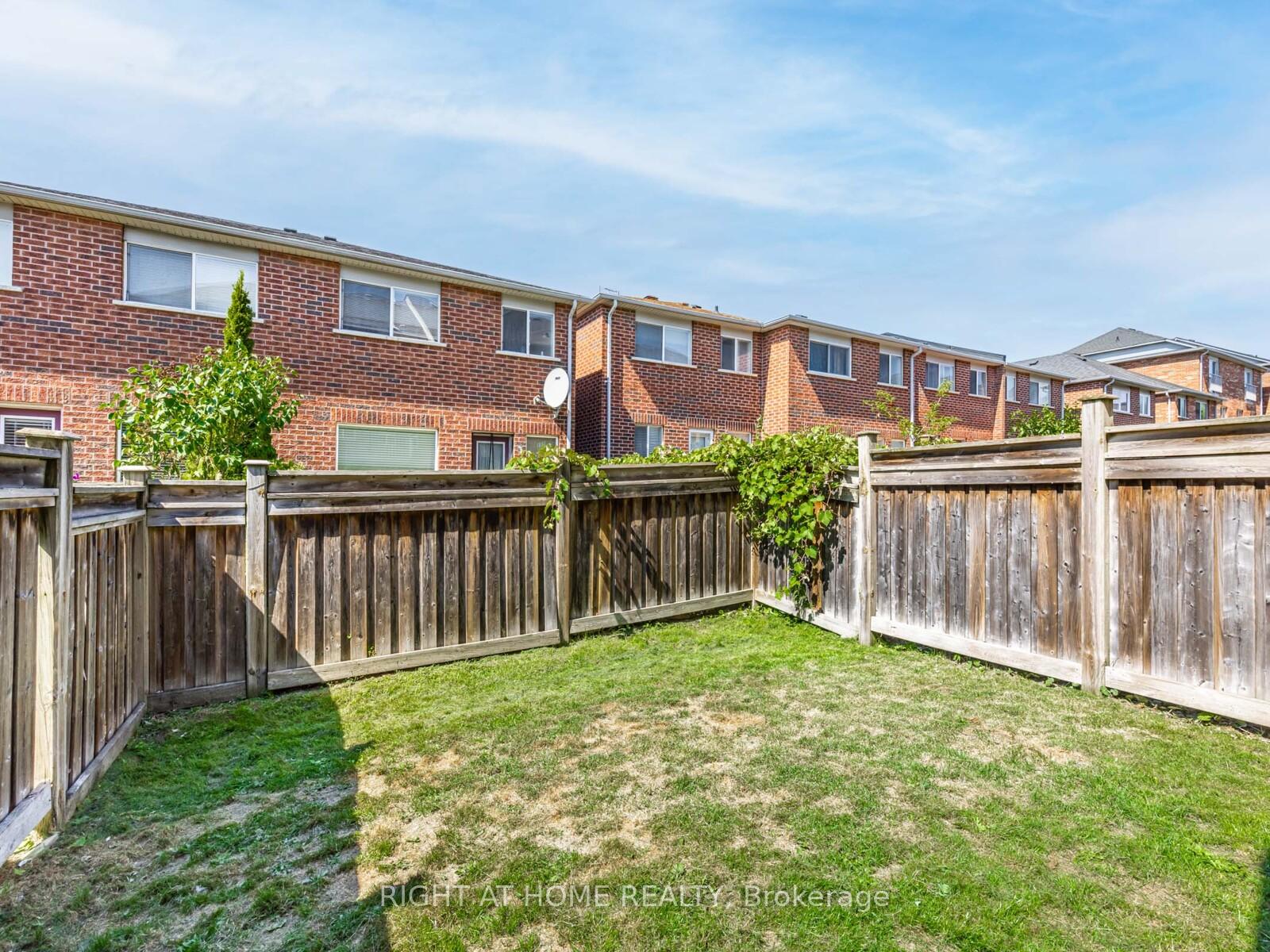 Photo 29 of 6 Martell Gate, Aurora, Bayview Northeast — HOMEH