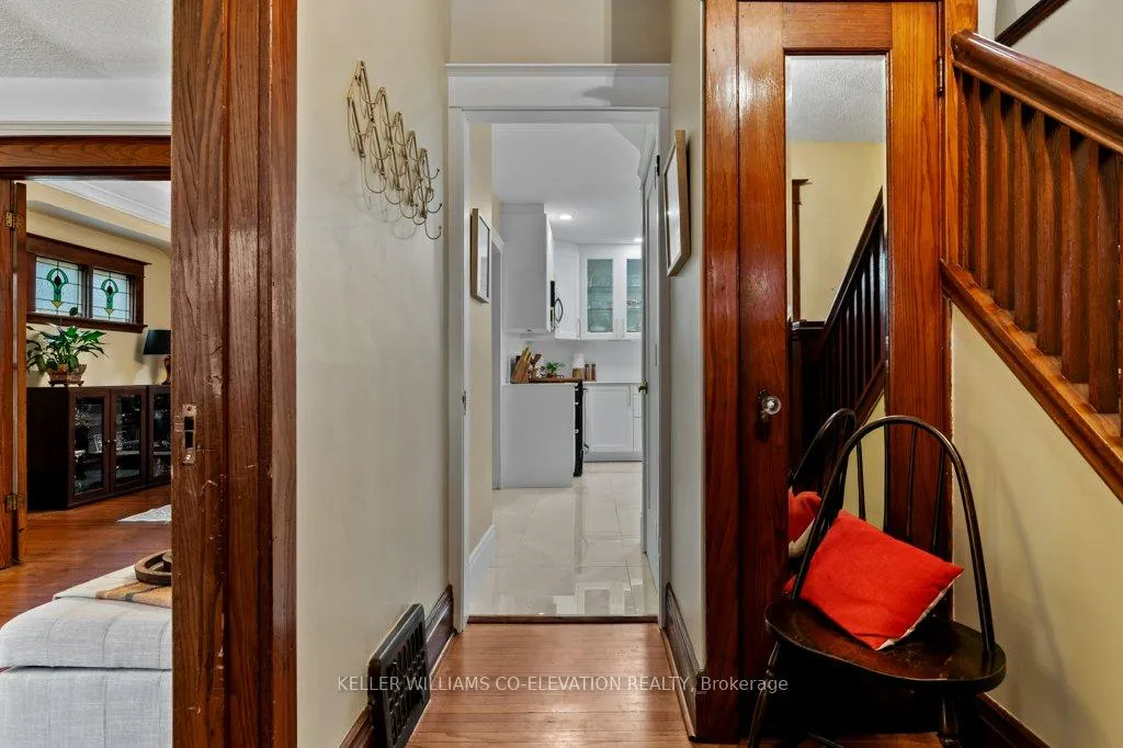 Photo 6 of 276 Graham Avenue S, Hamilton, Delta — HOMEH