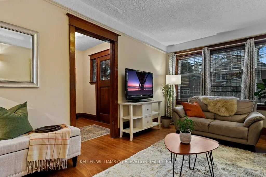 Photo 7 of 276 Graham Avenue S, Hamilton, Delta — HOMEH