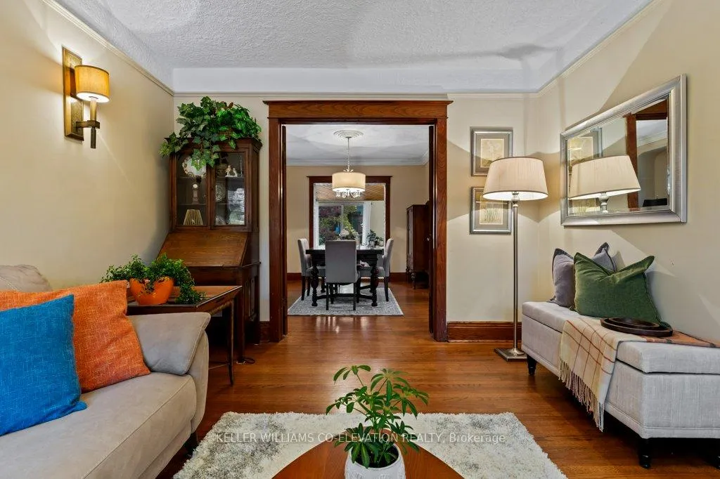 Photo 10 of 276 Graham Avenue S, Hamilton, Delta — HOMEH