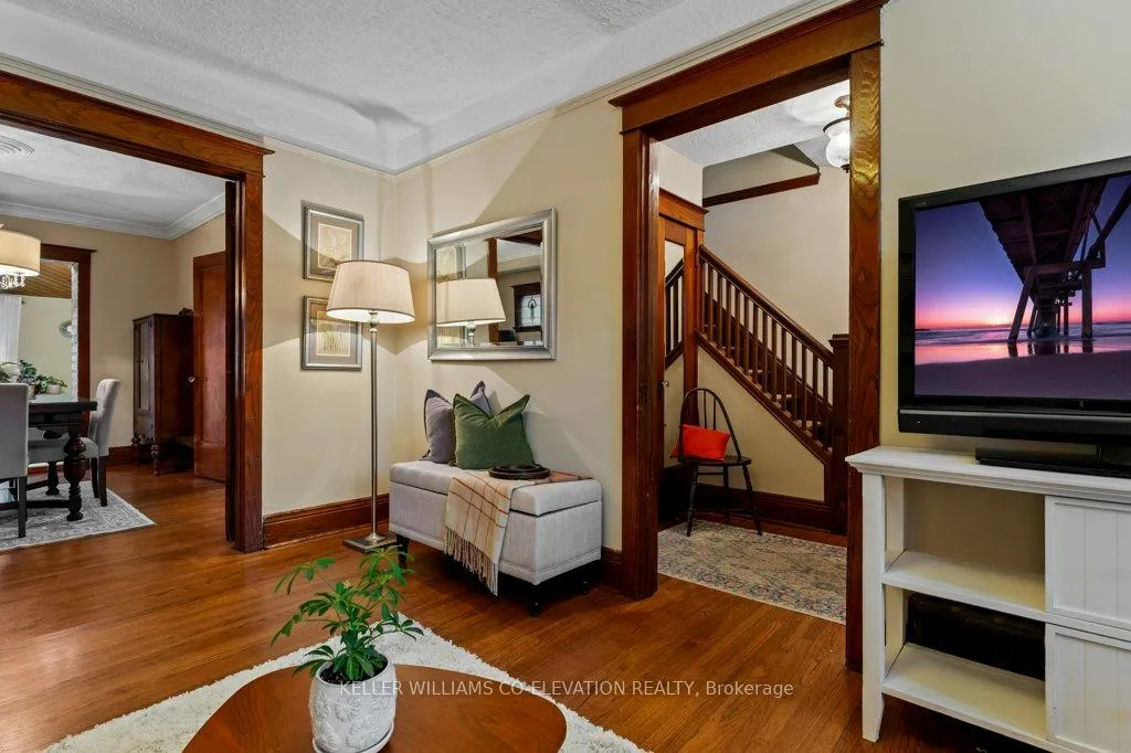 Photo 11 of 276 Graham Avenue S, Hamilton, Delta — HOMEH