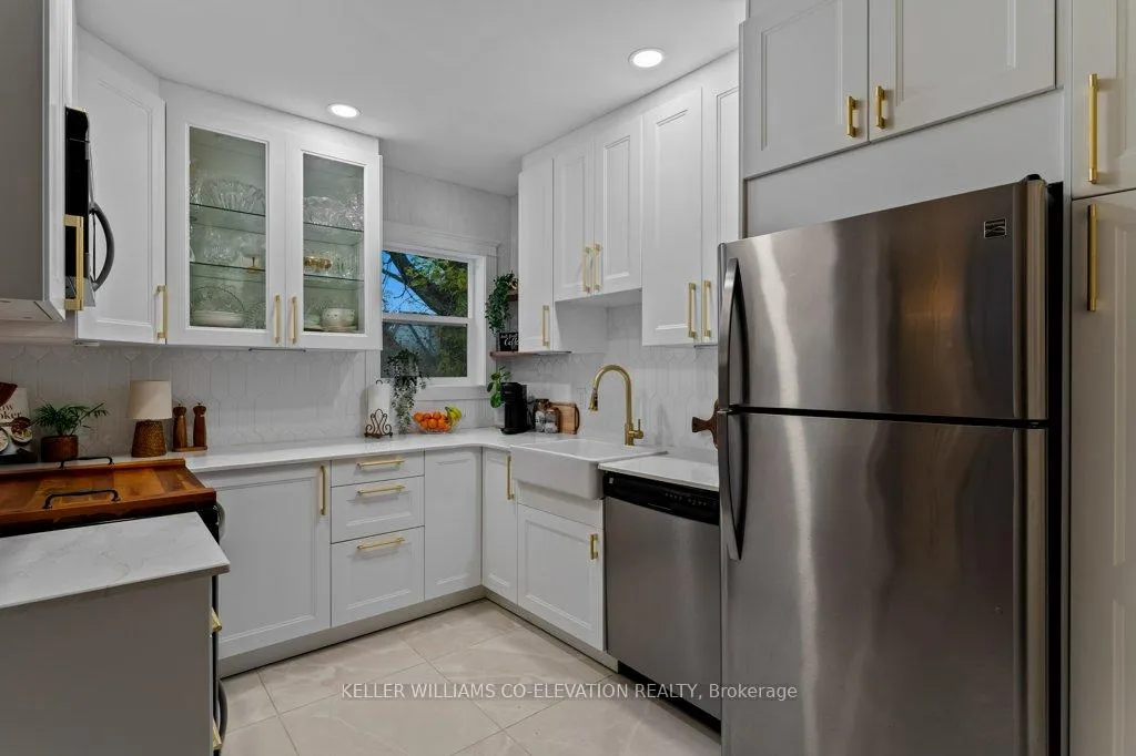 Photo 18 of 276 Graham Avenue S, Hamilton, Delta — HOMEH