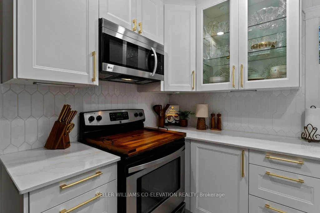 Photo 21 of 276 Graham Avenue S, Hamilton, Delta — HOMEH